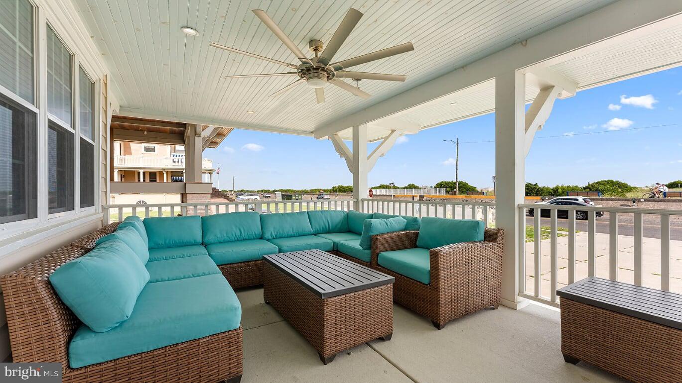 821 BEACH DRIVE