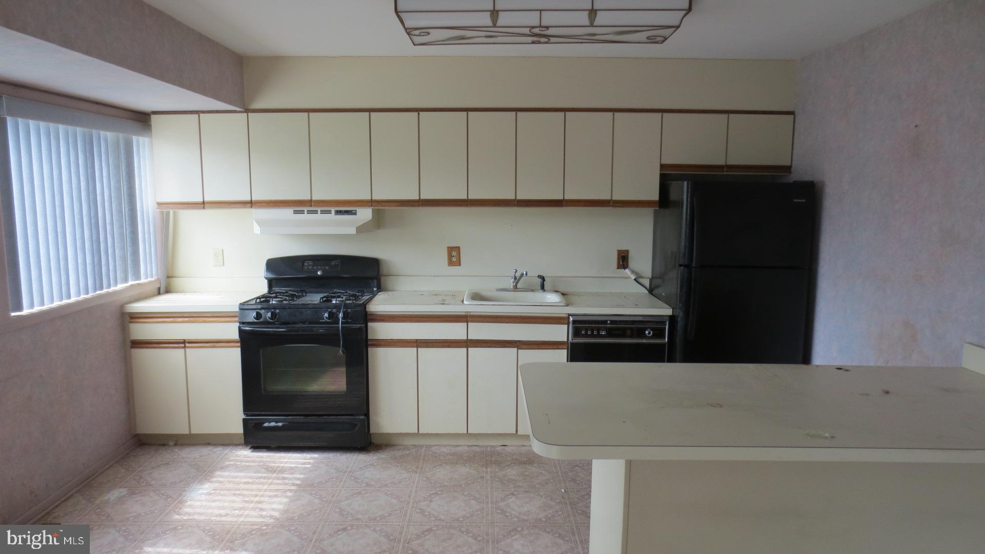 203 CANTERBURY COURT