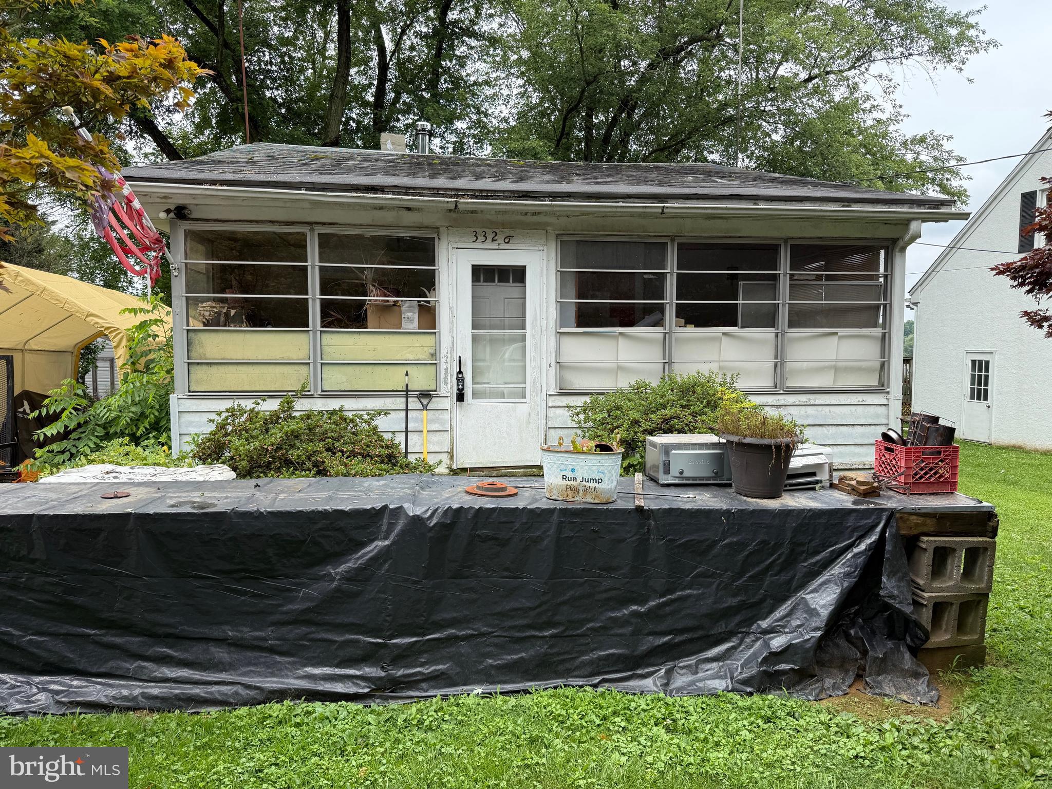 Investor dream!! This home needs TLC. Sold as-is only. No traditional financing. Cash or hard money only. Home originally had three bedrooms, but owner took down a wall, so currently has two .