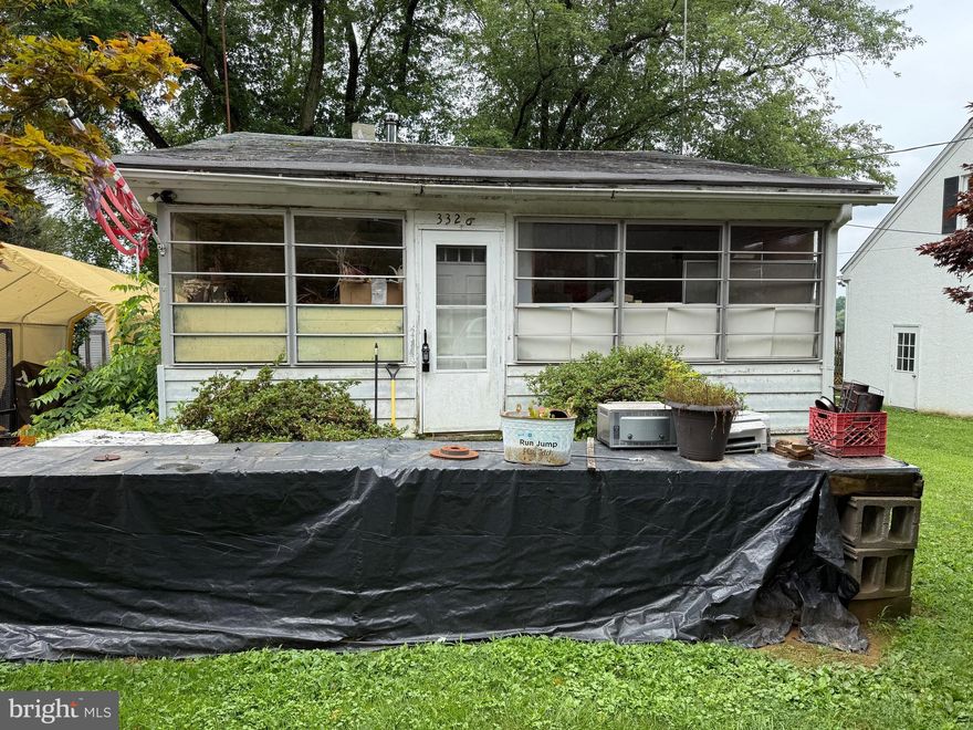 Investor dream!!  This home needs TLC.  Sold as-is only.  No traditional financing.  Cash or hard money only.  Home originally had three bedrooms, but owner took down a wall, so currently has two .