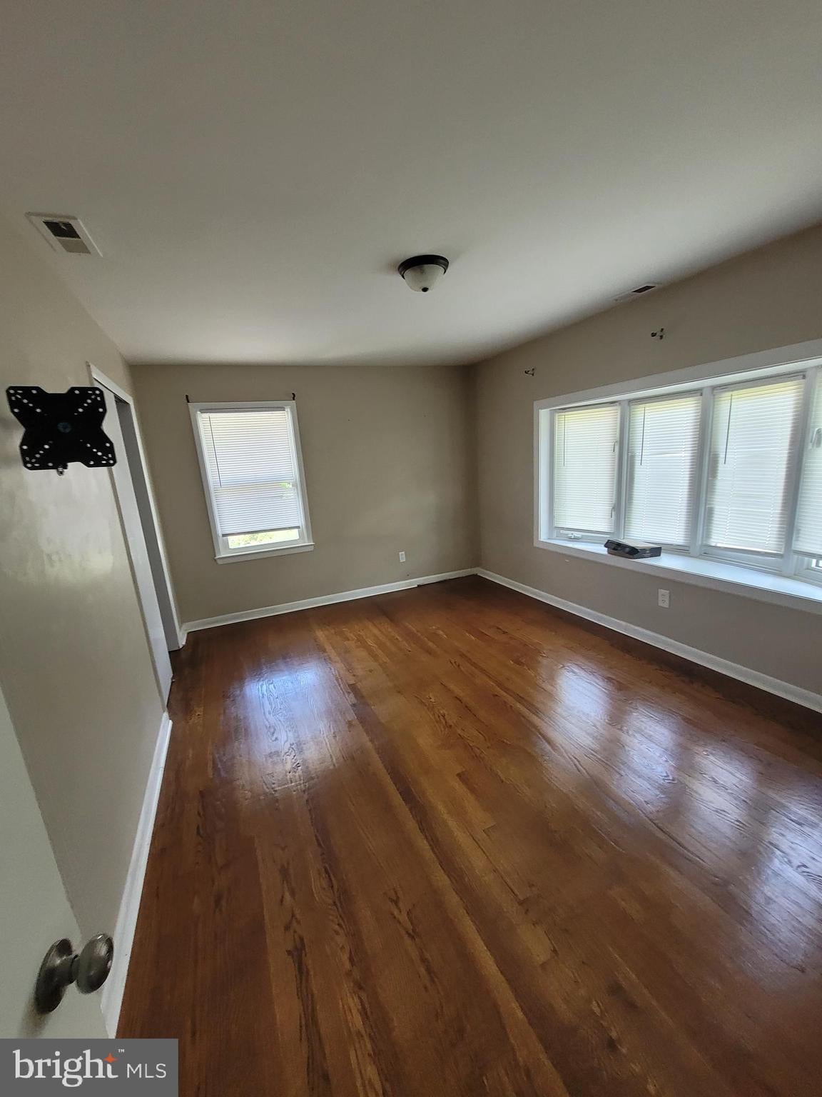 409 PHELPS AVENUE