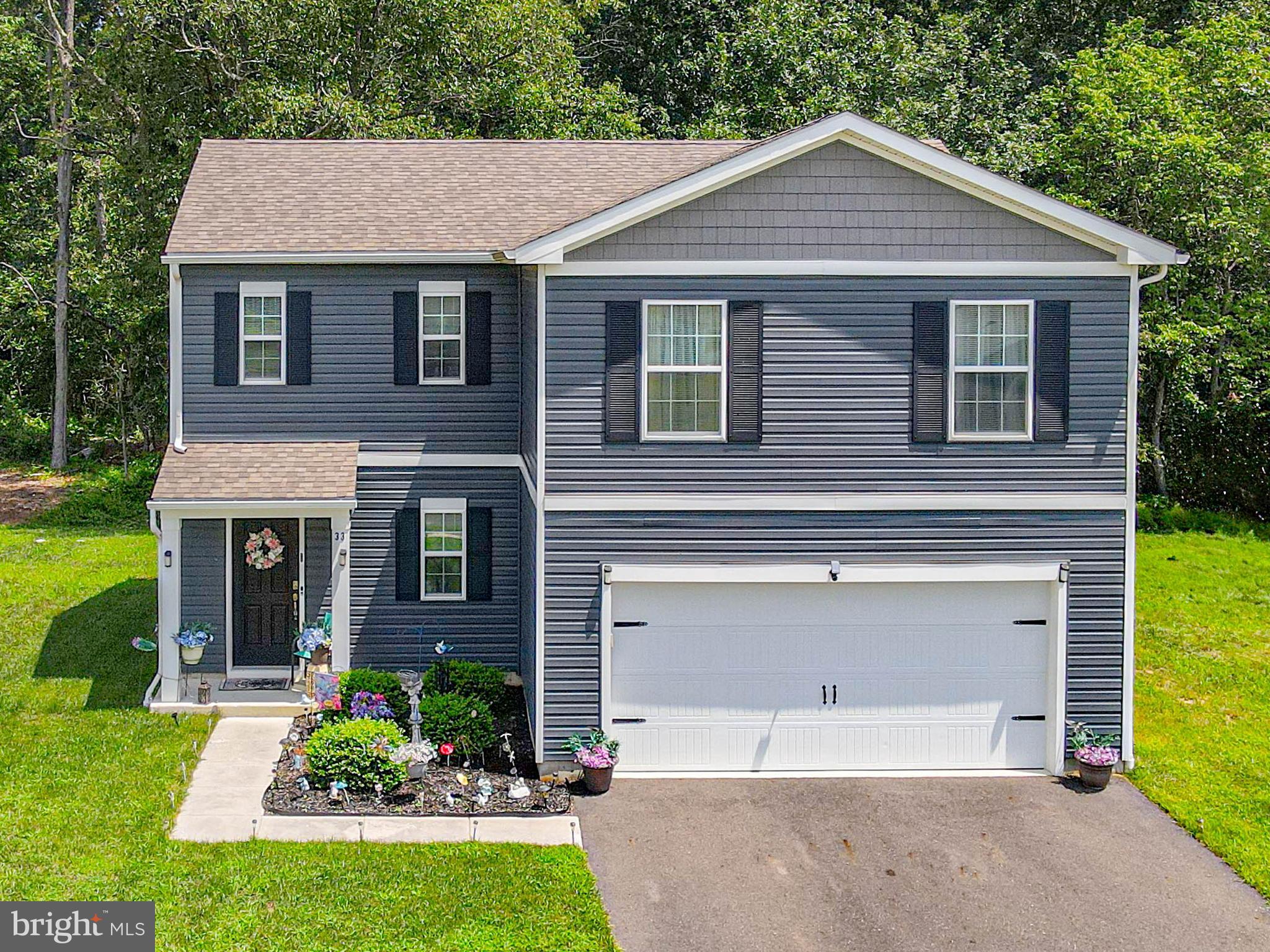 33 EISENHOWER DRIVE