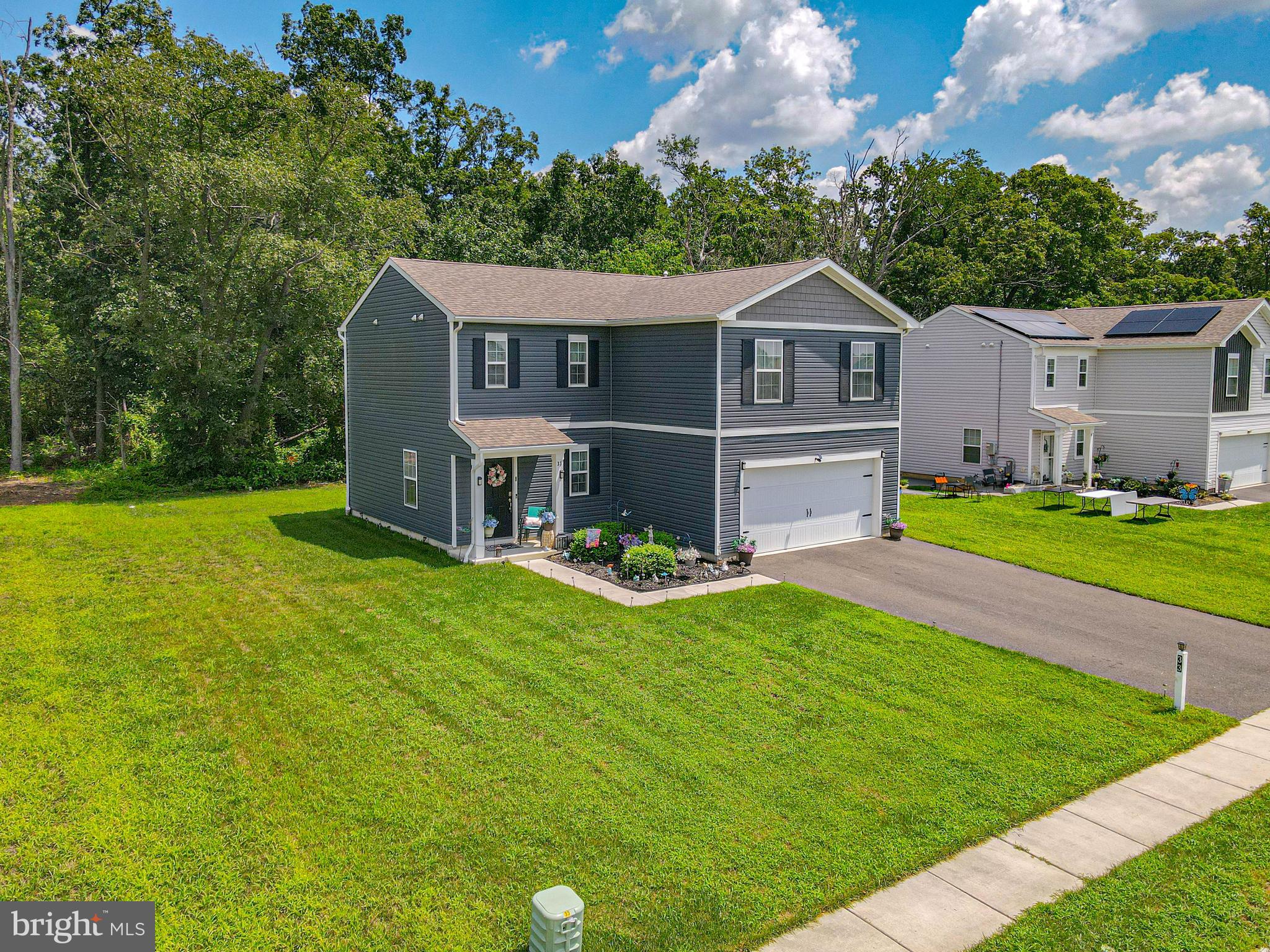 33 EISENHOWER DRIVE