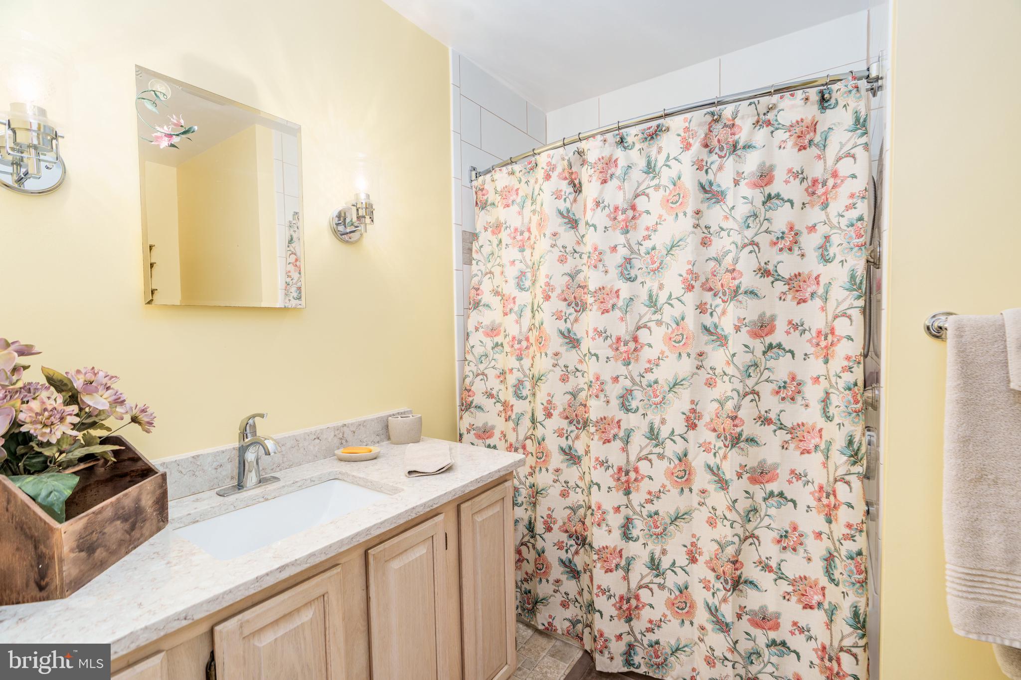 DENTON MANOR - Residential