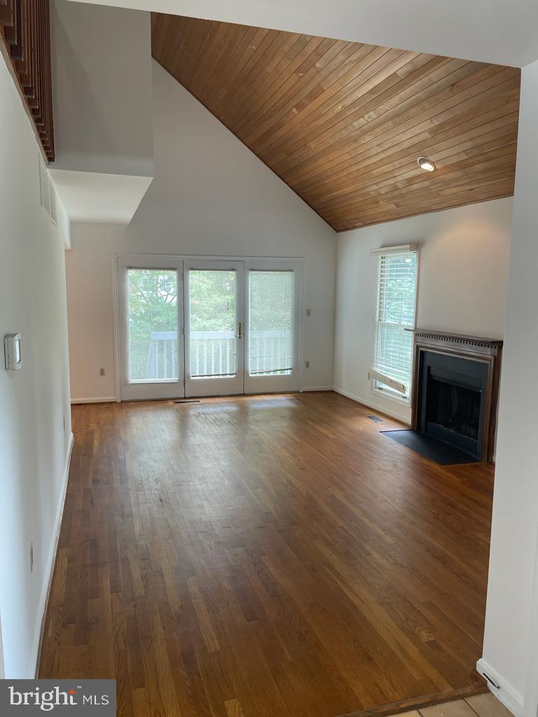 RIVA TRACE - Residential Lease