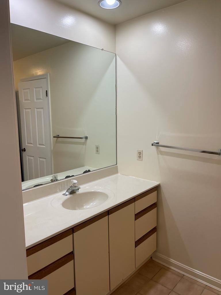 RIVA TRACE - Residential Lease