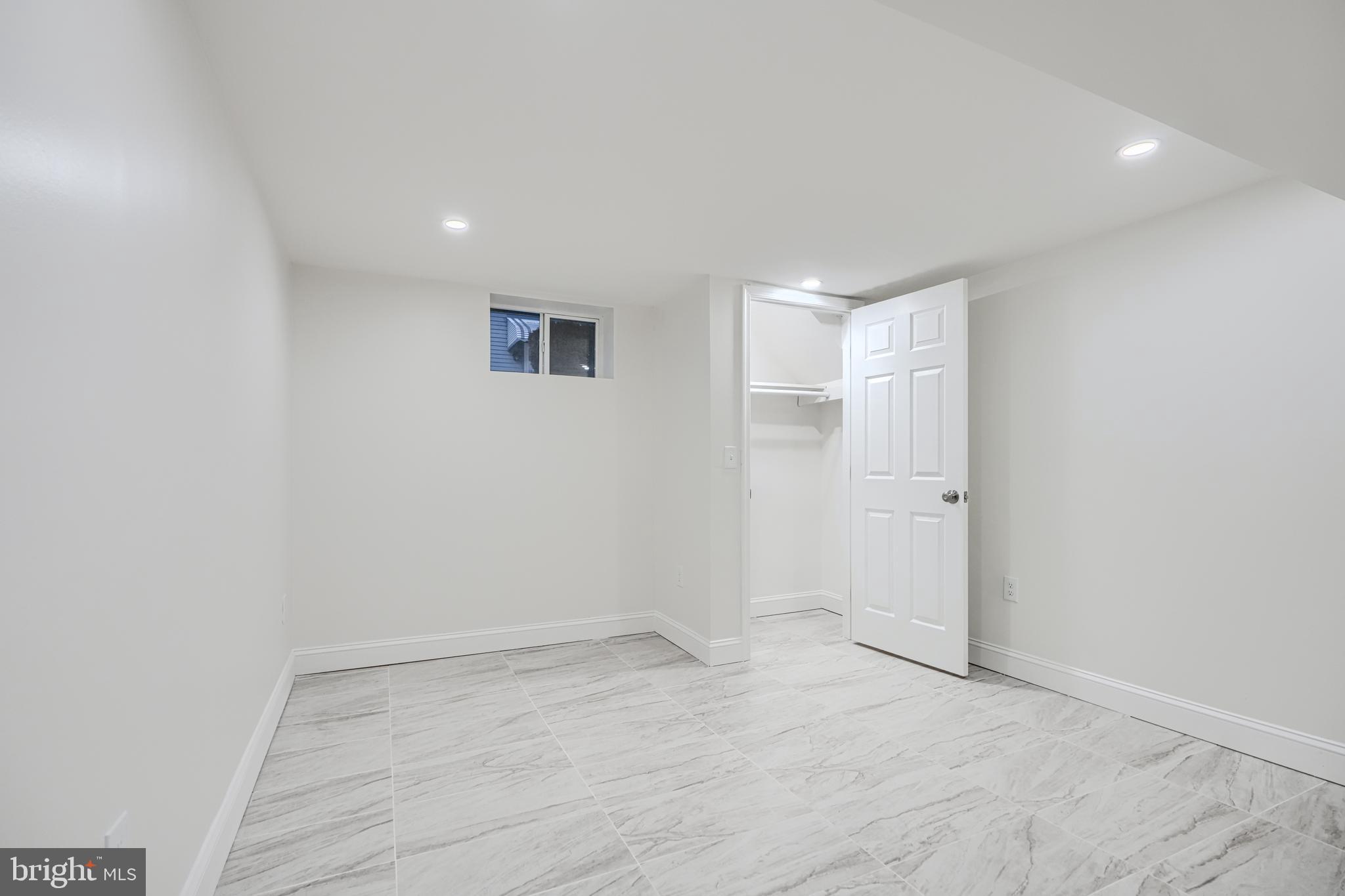 WINDSOR MILL - Residential