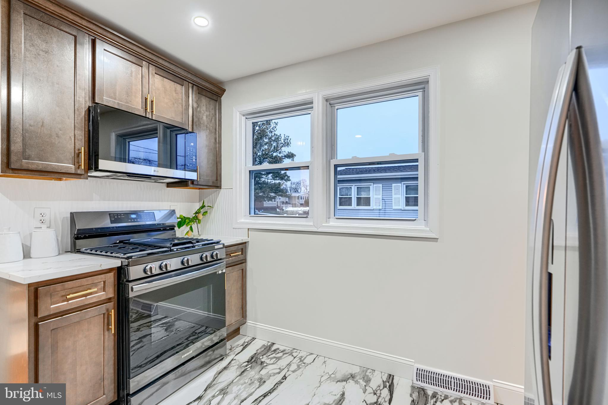 WINDSOR MILL - Residential