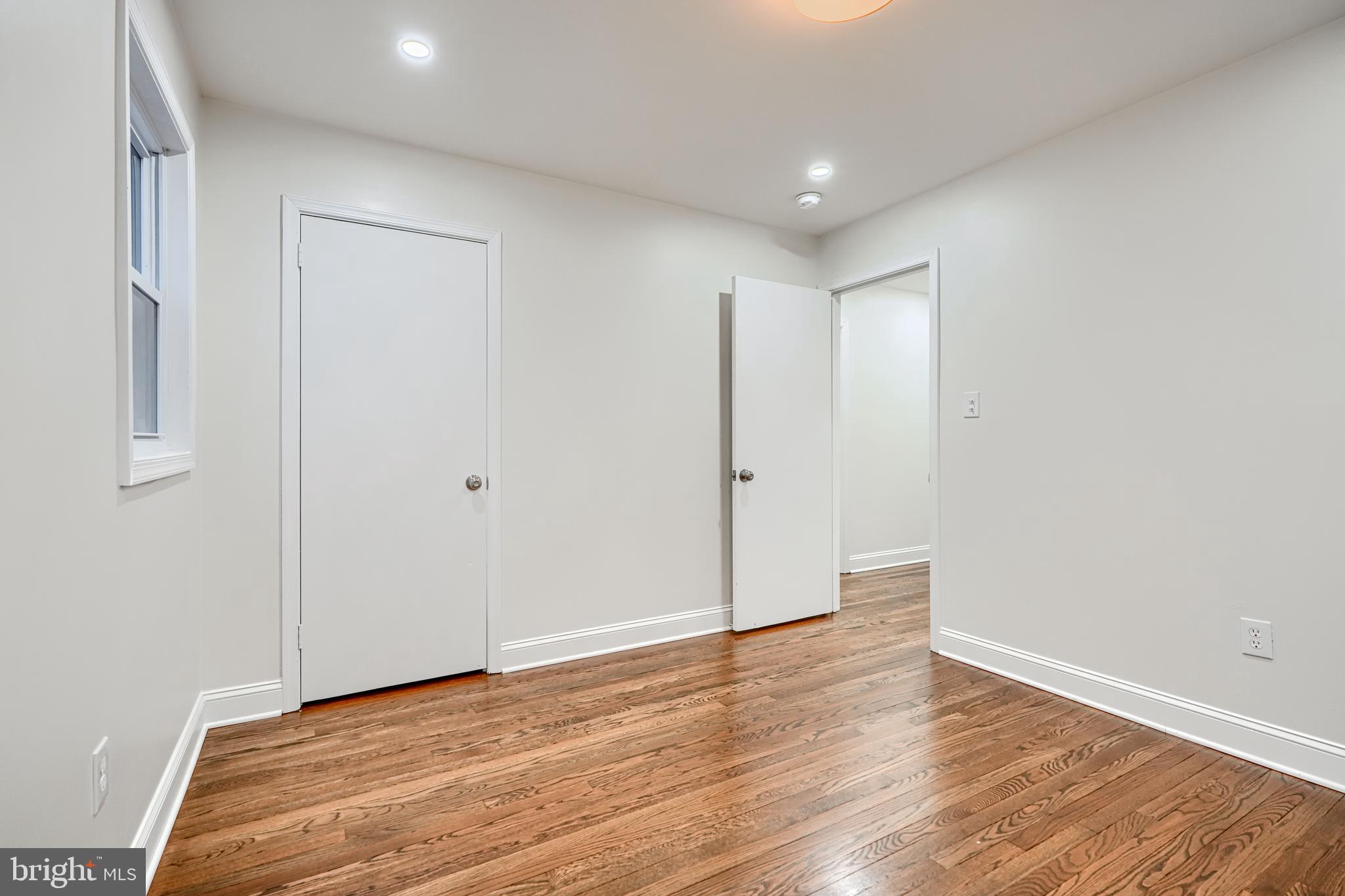 WINDSOR MILL - Residential