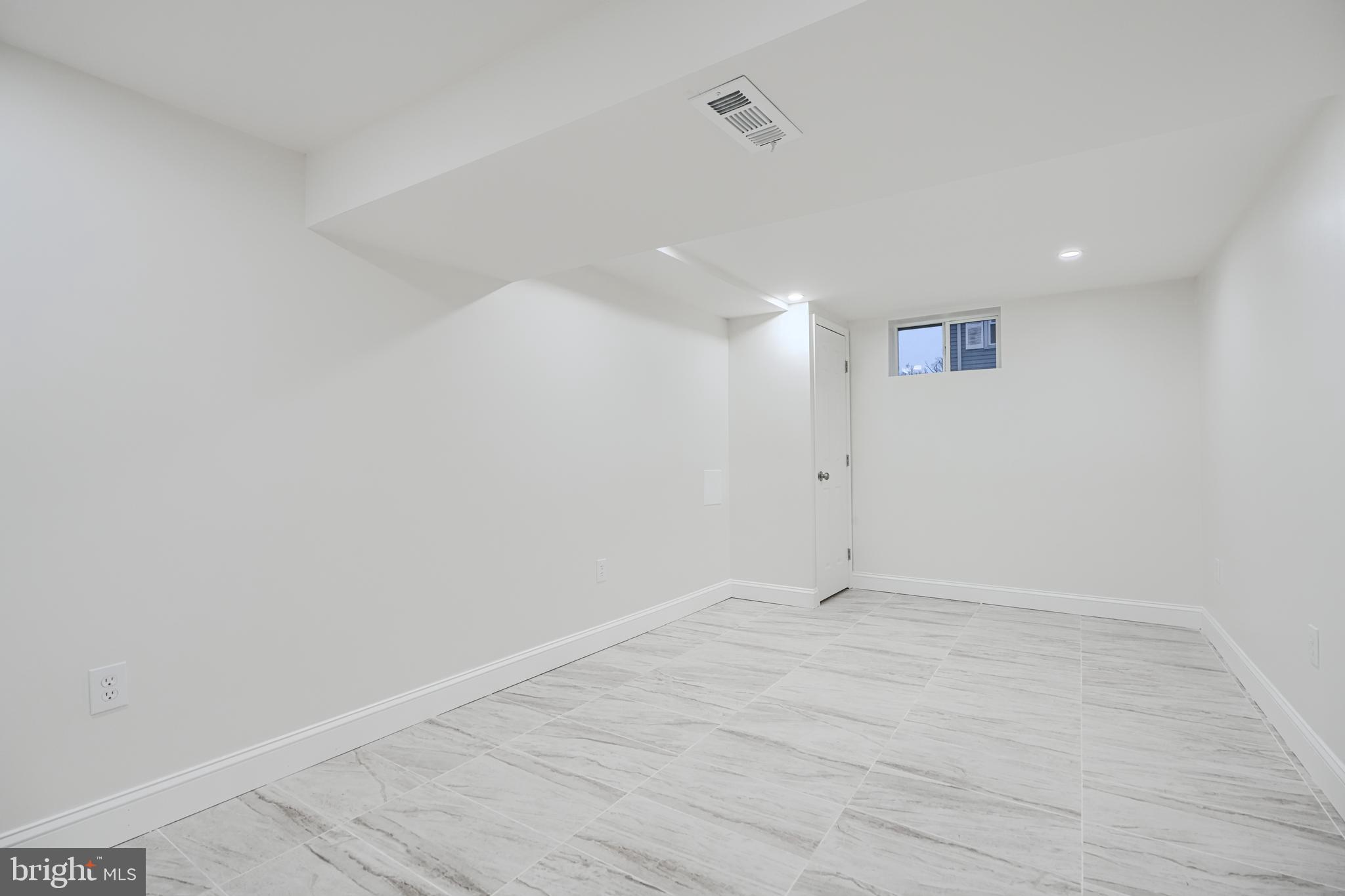 WINDSOR MILL - Residential