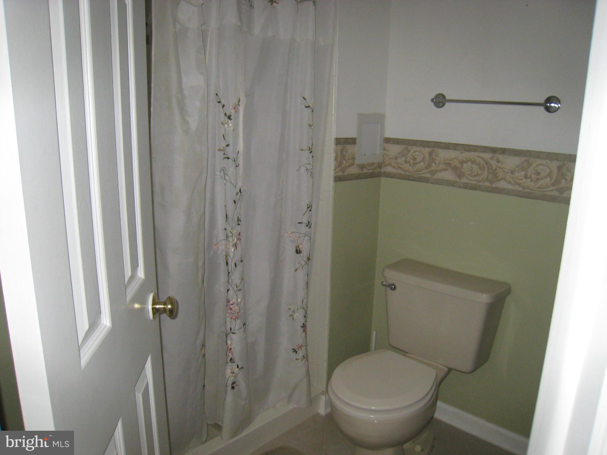 GREEN TRAILS - Residential Lease