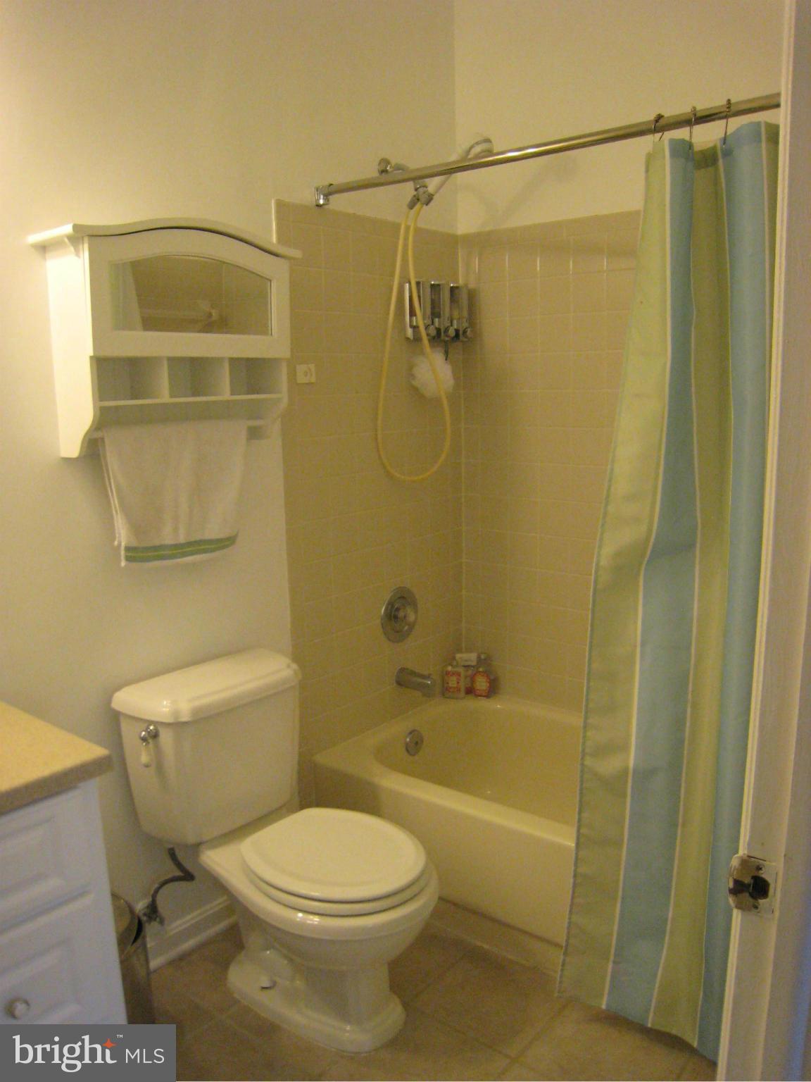 GREEN TRAILS - Residential Lease