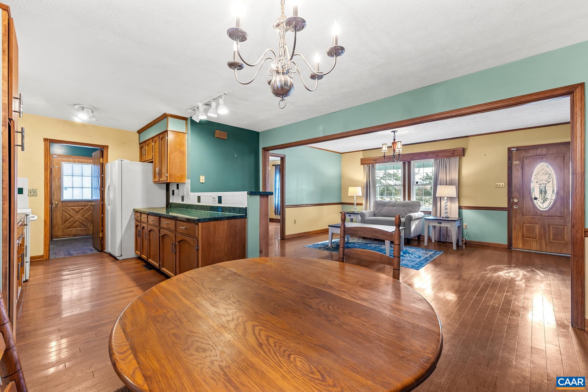 TRAILSIDE - Residential