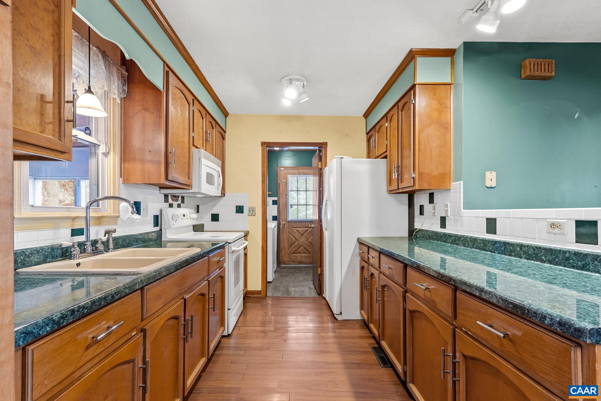 TRAILSIDE - Residential