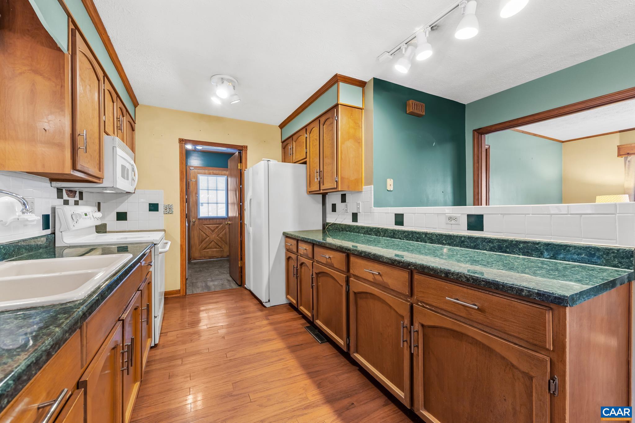 TRAILSIDE - Residential