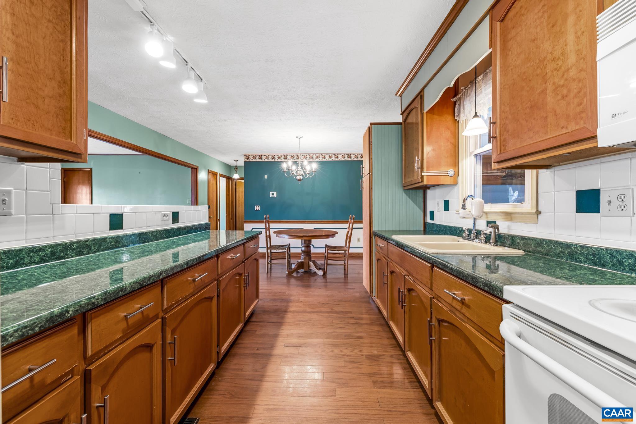 TRAILSIDE - Residential