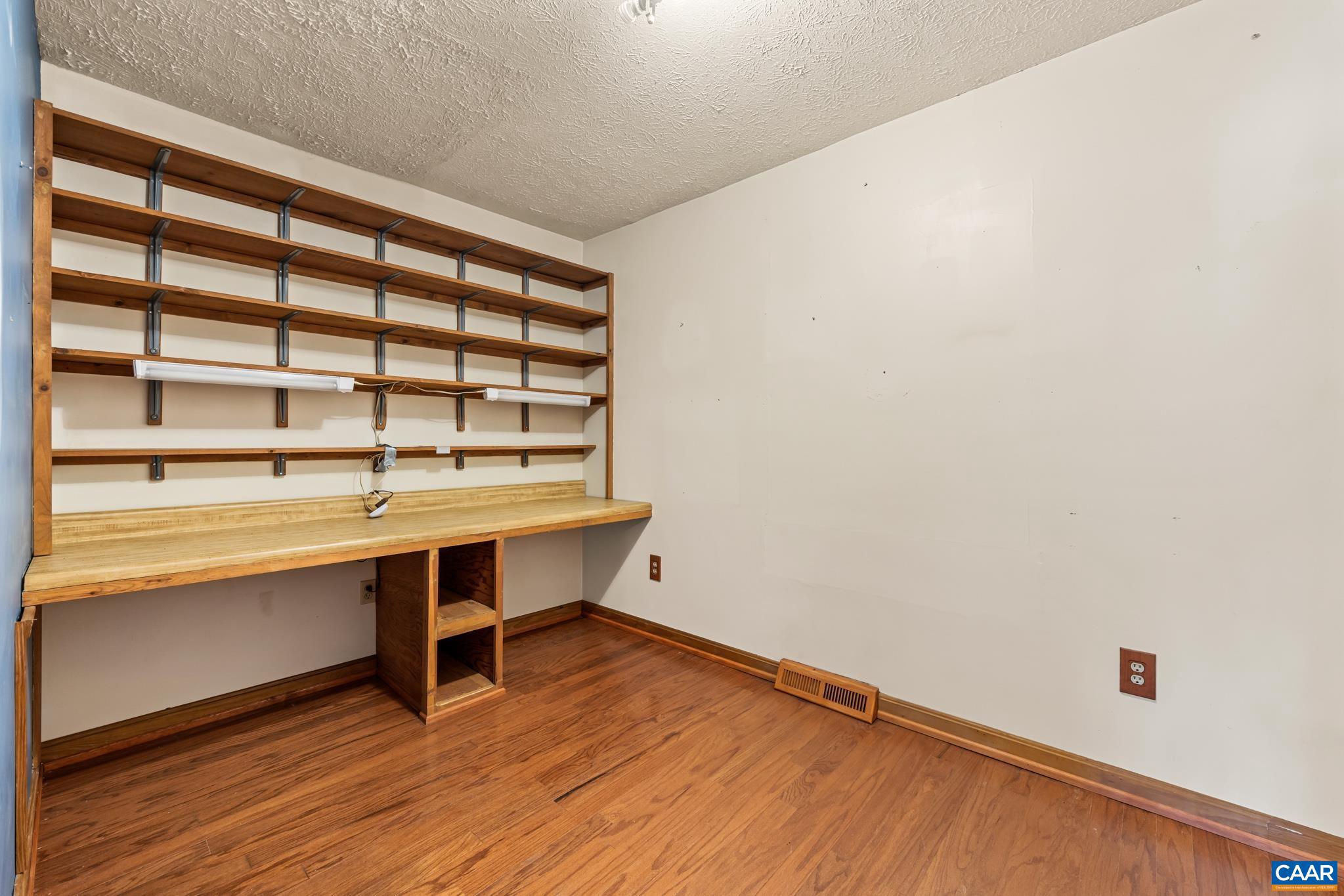 TRAILSIDE - Residential