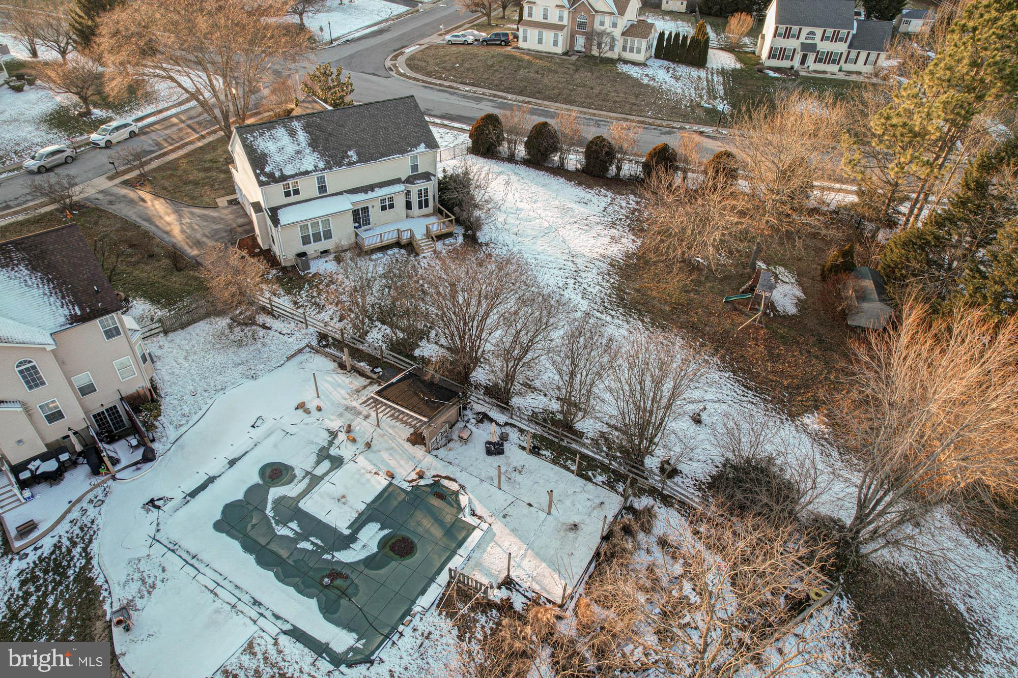 THOMAS COVE - Residential