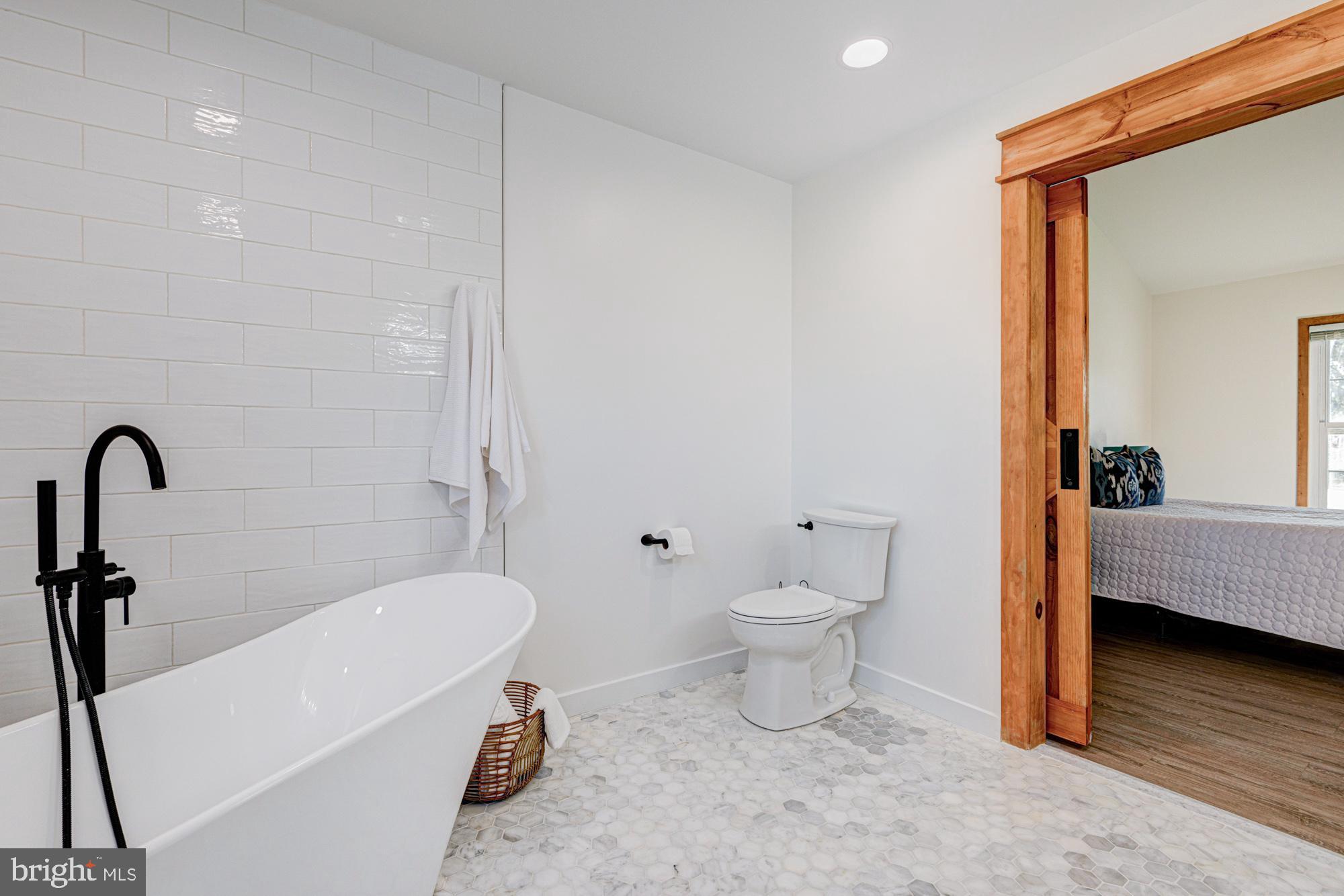 THOMAS COVE - Residential