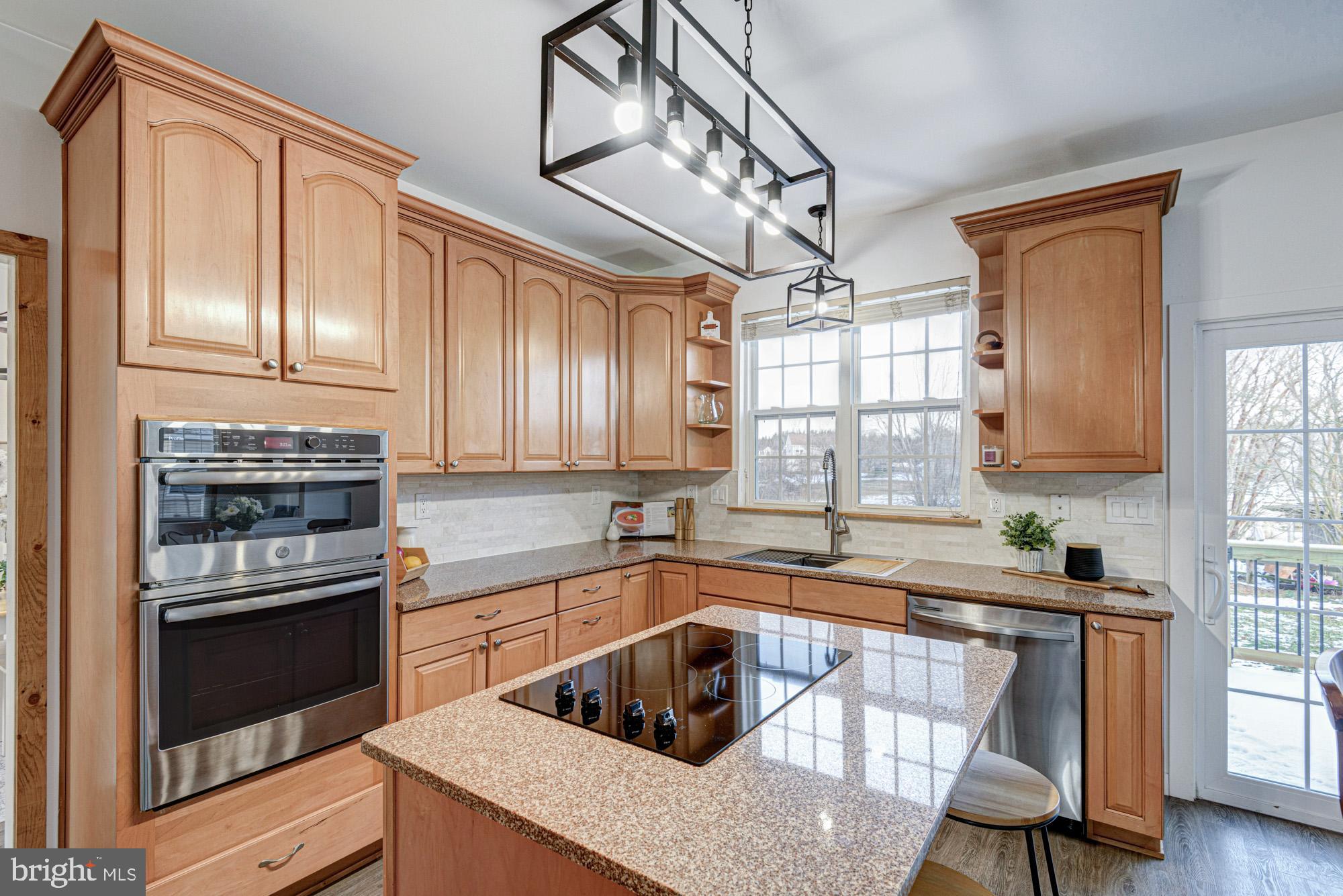 THOMAS COVE - Residential