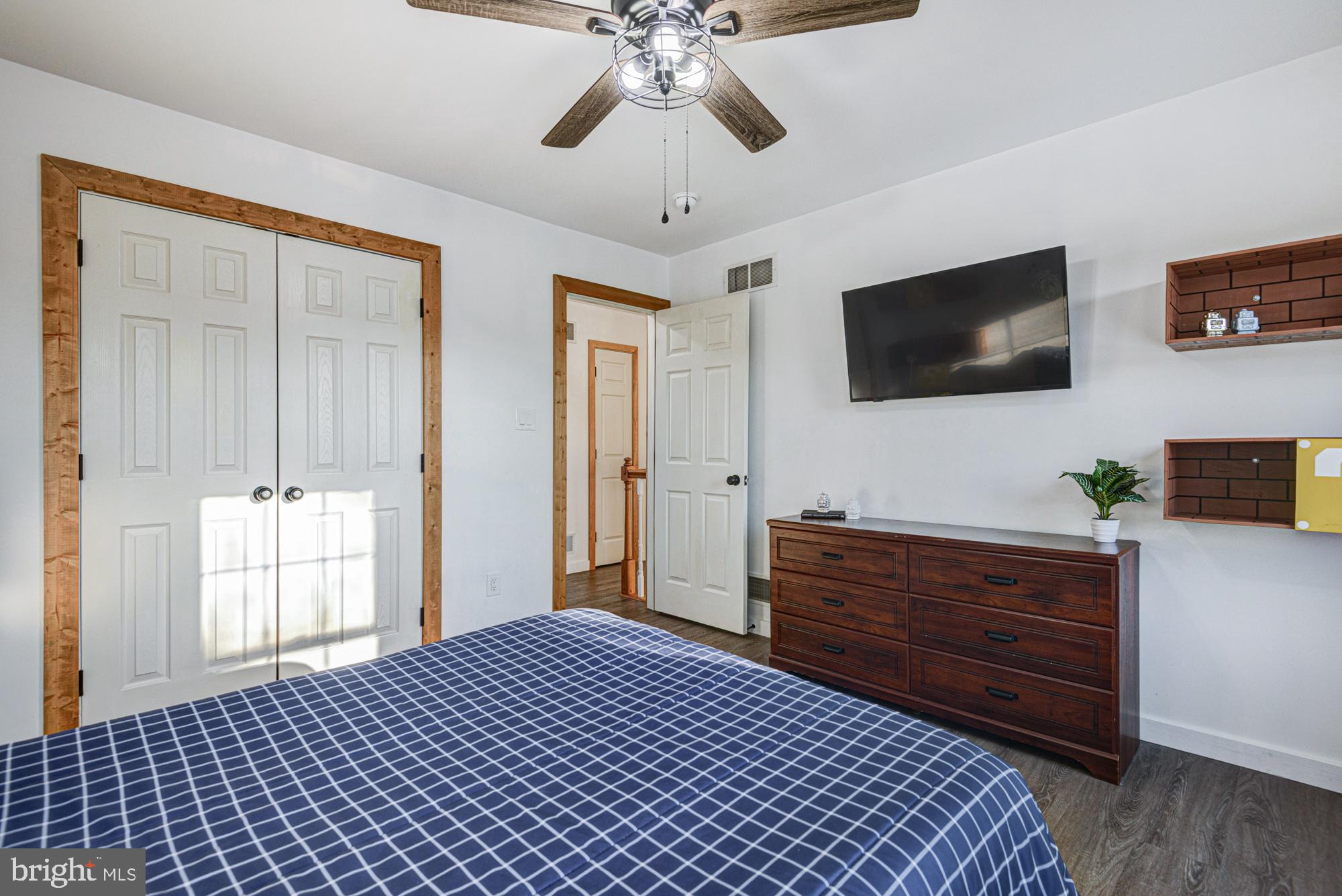 THOMAS COVE - Residential