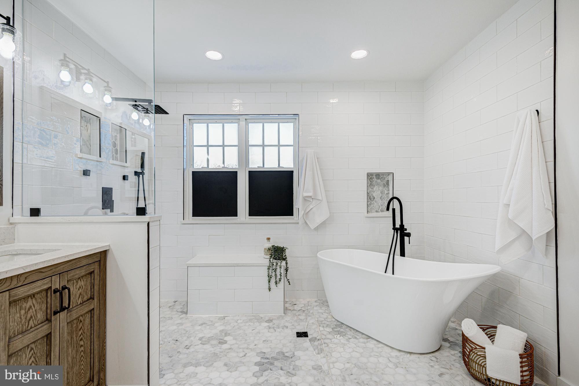 THOMAS COVE - Residential