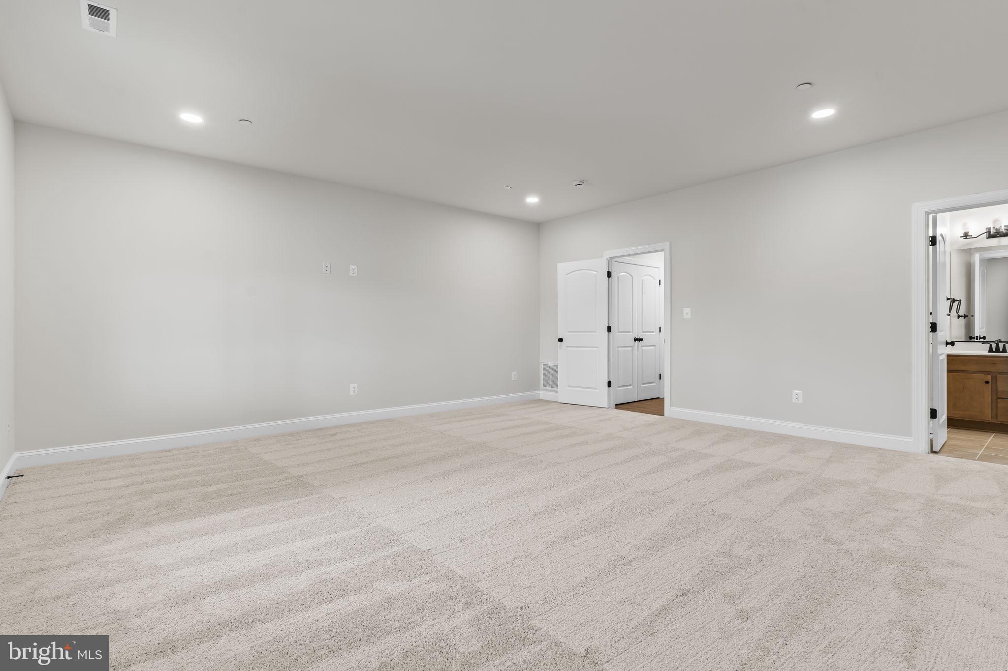 MEADOWS AT TOWN RUN II - Residential