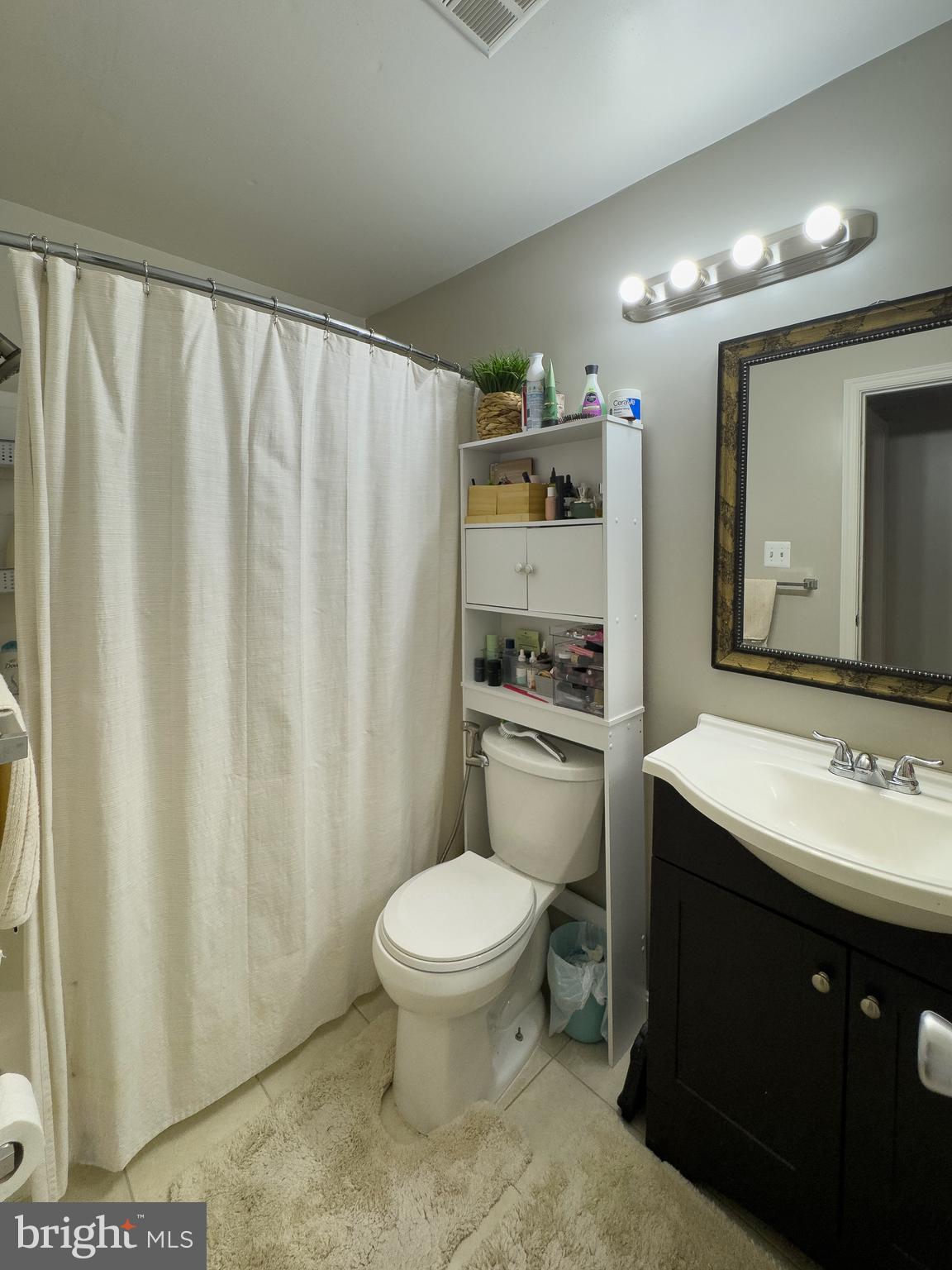 STONINGTON CONDOMINIUMS - Residential