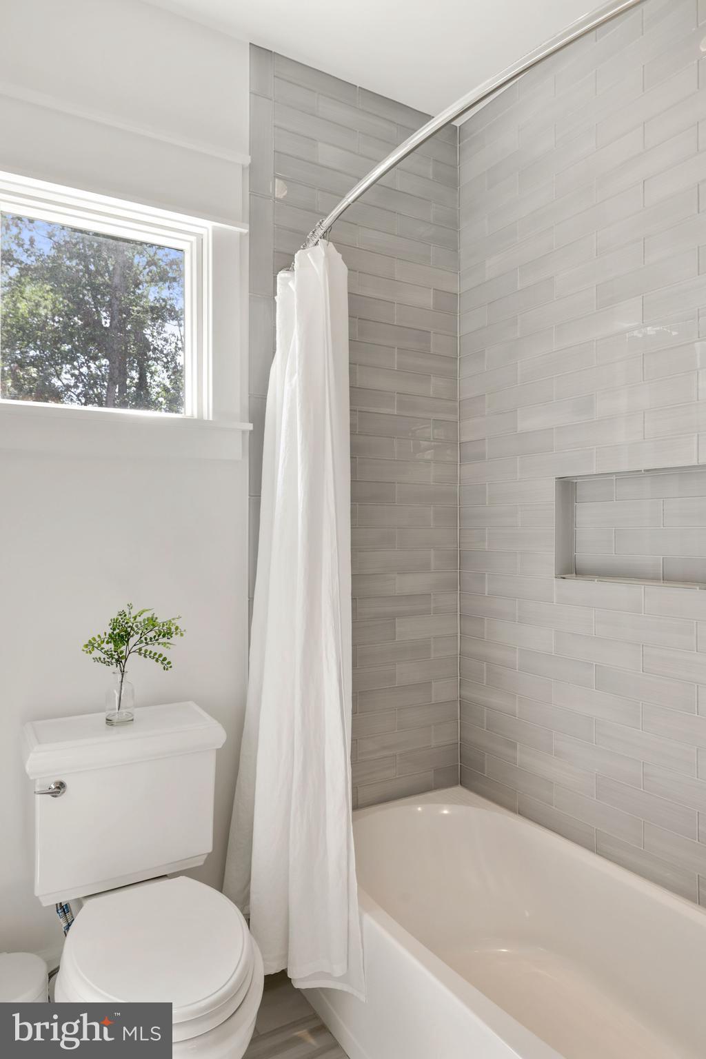 JACKSON ALBERT FARM - Residential