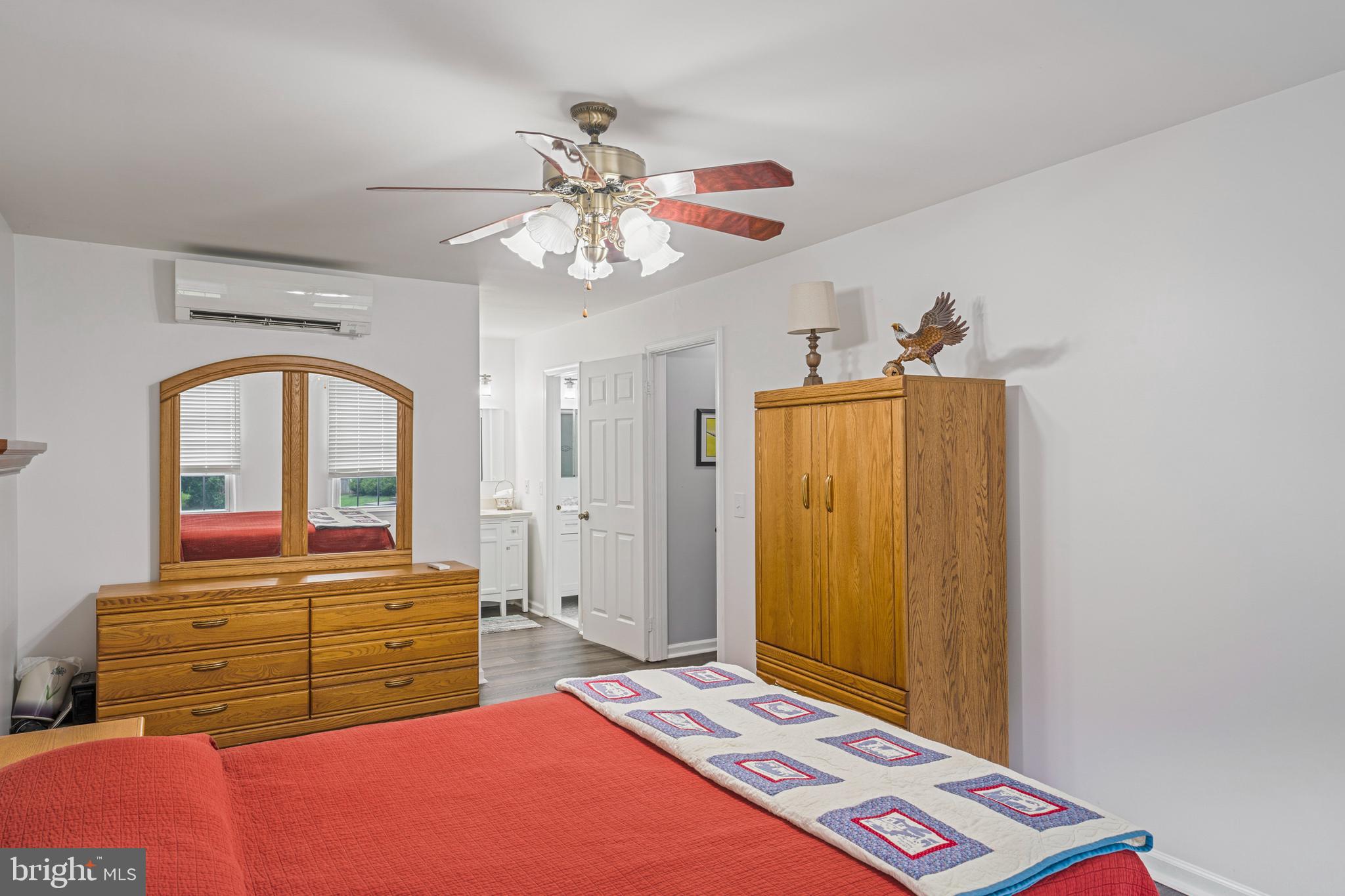 COUNTRY ROADS - Residential