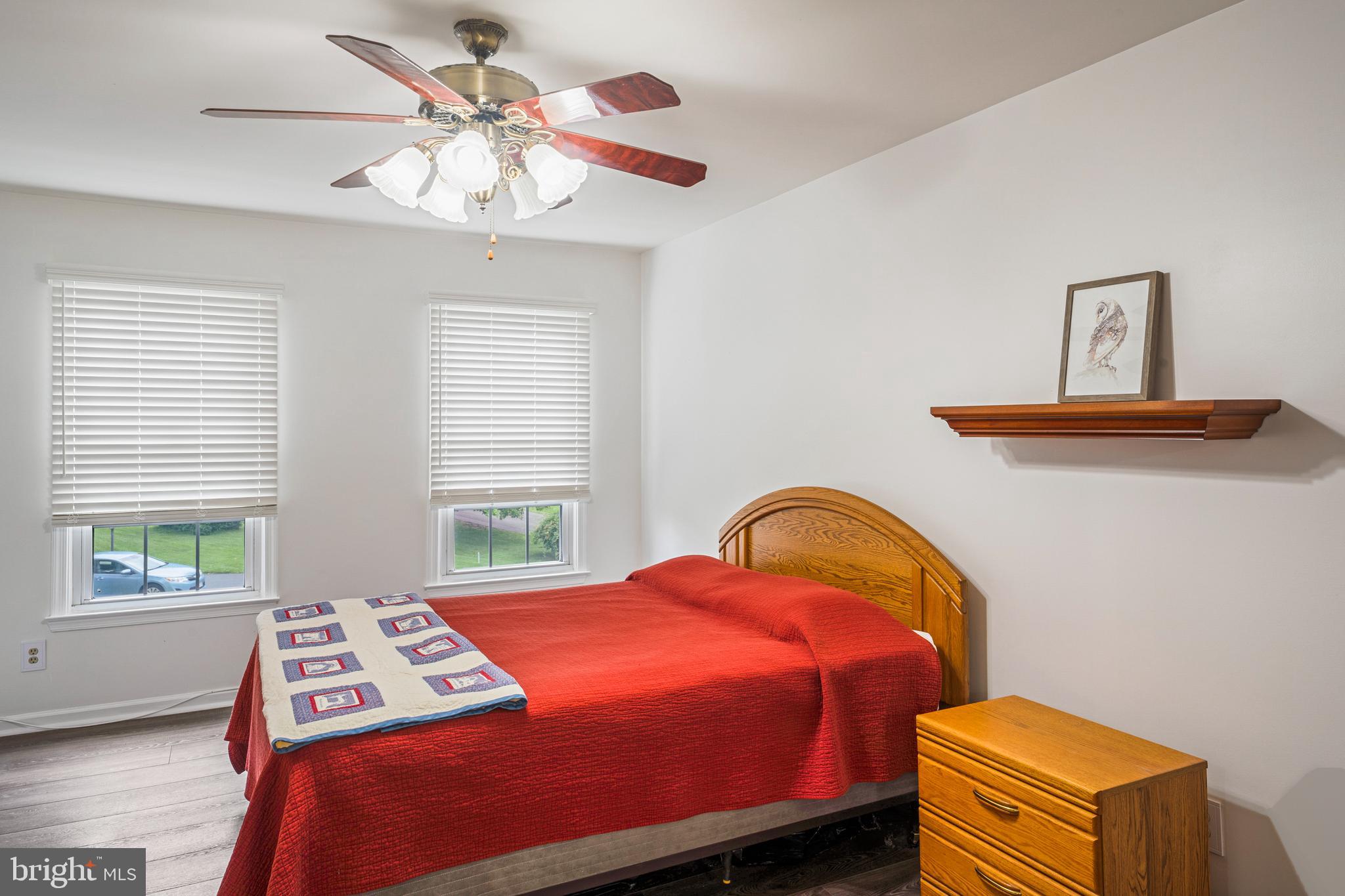 COUNTRY ROADS - Residential