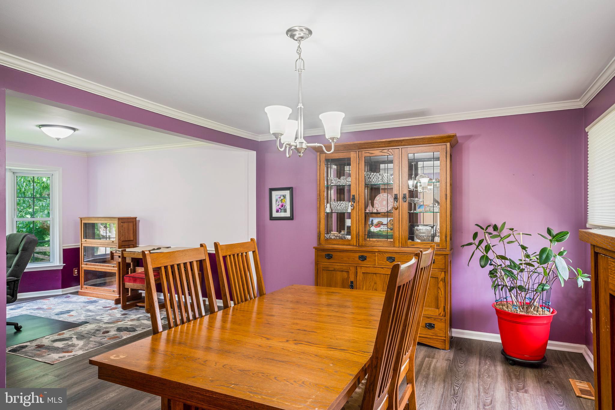 COUNTRY ROADS - Residential