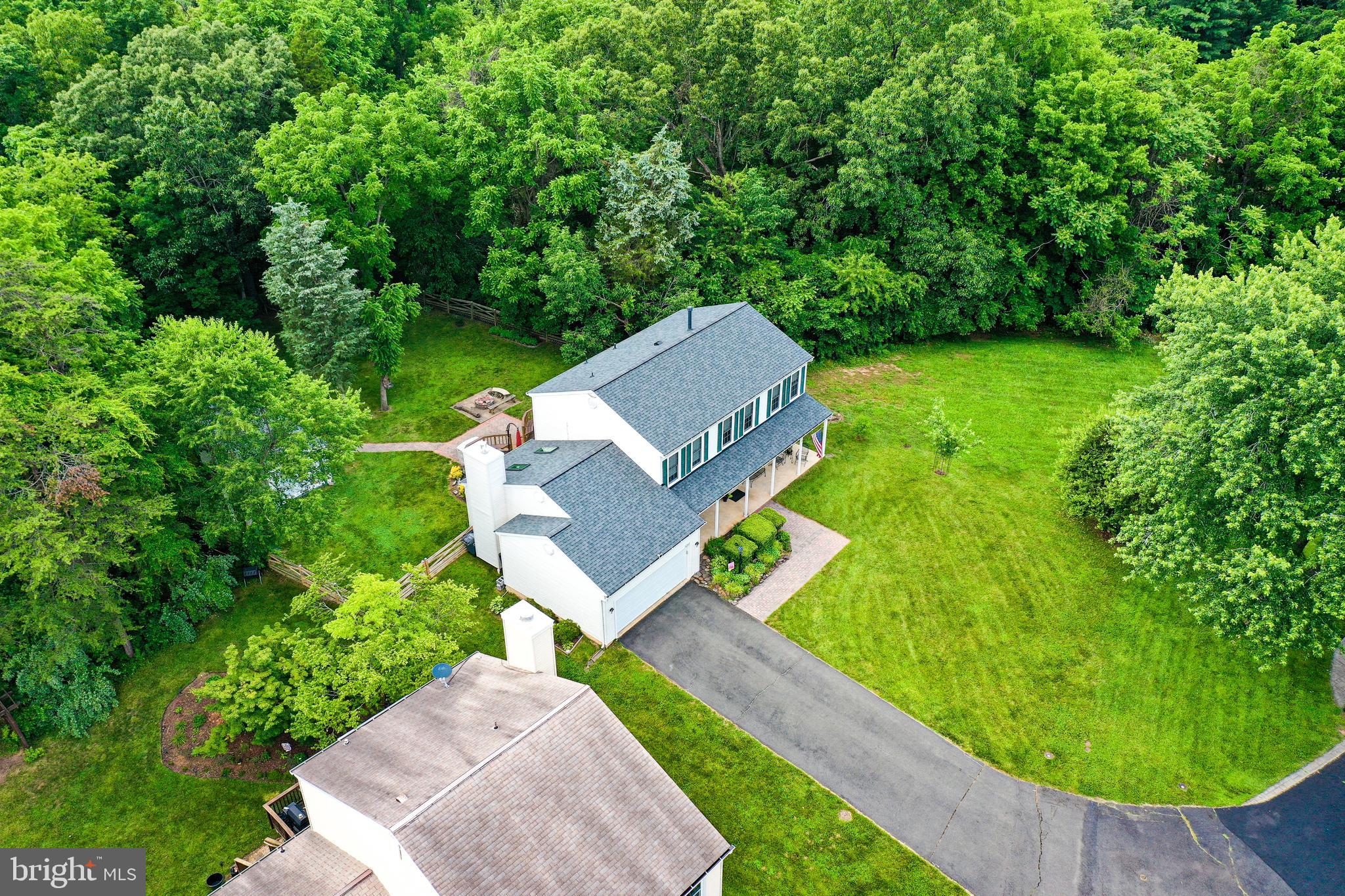 COUNTRY ROADS - Residential