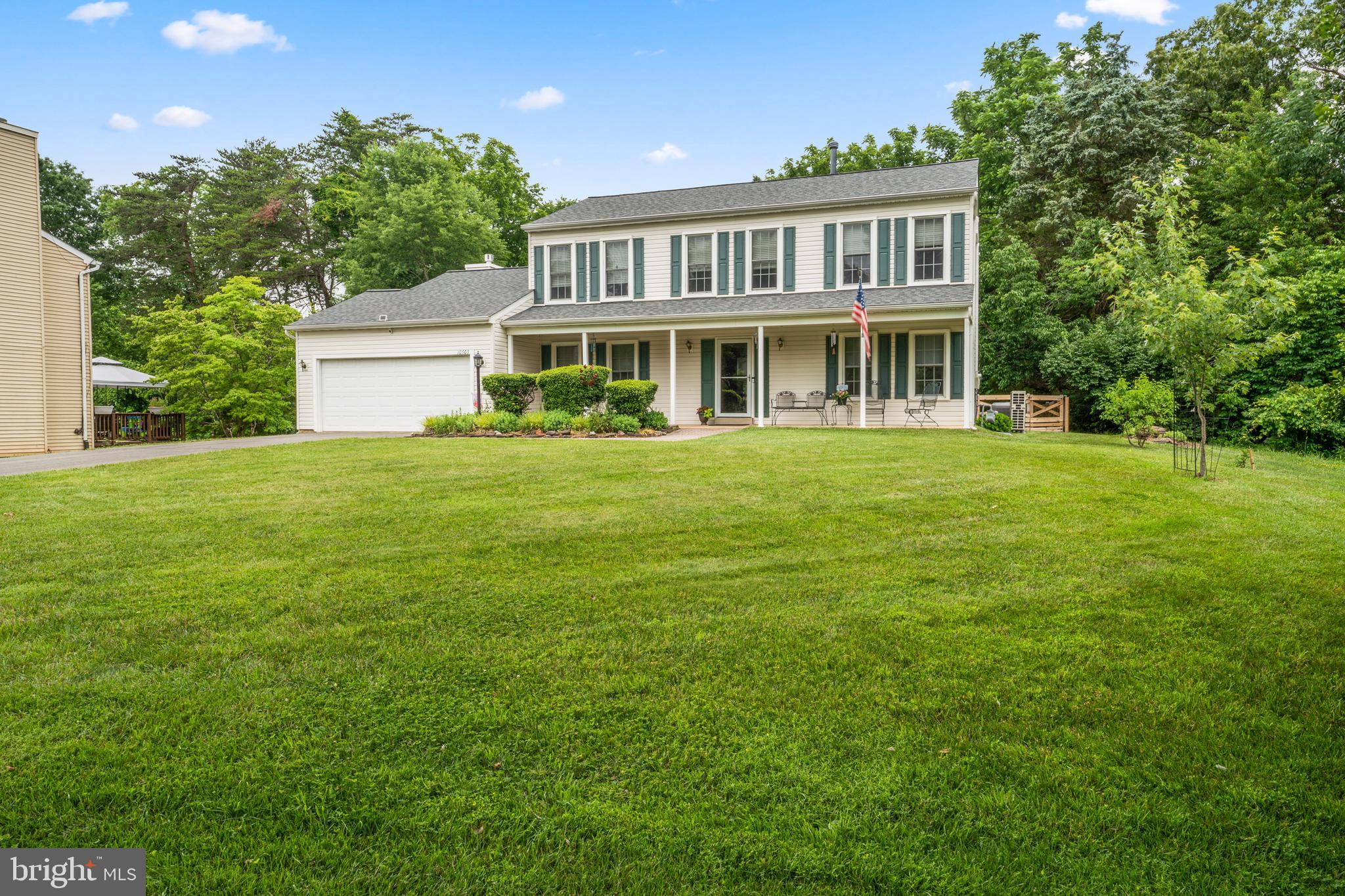 COUNTRY ROADS - Residential