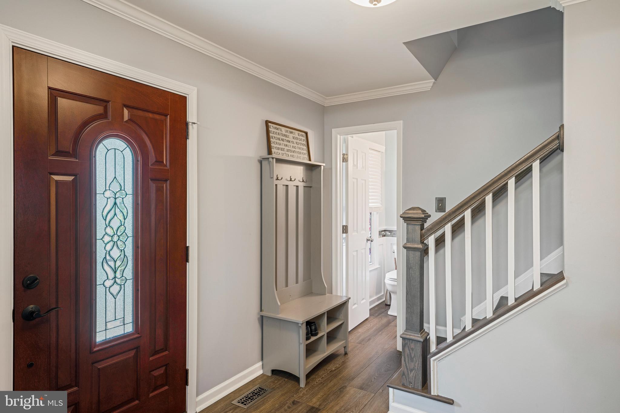 COUNTRY ROADS - Residential