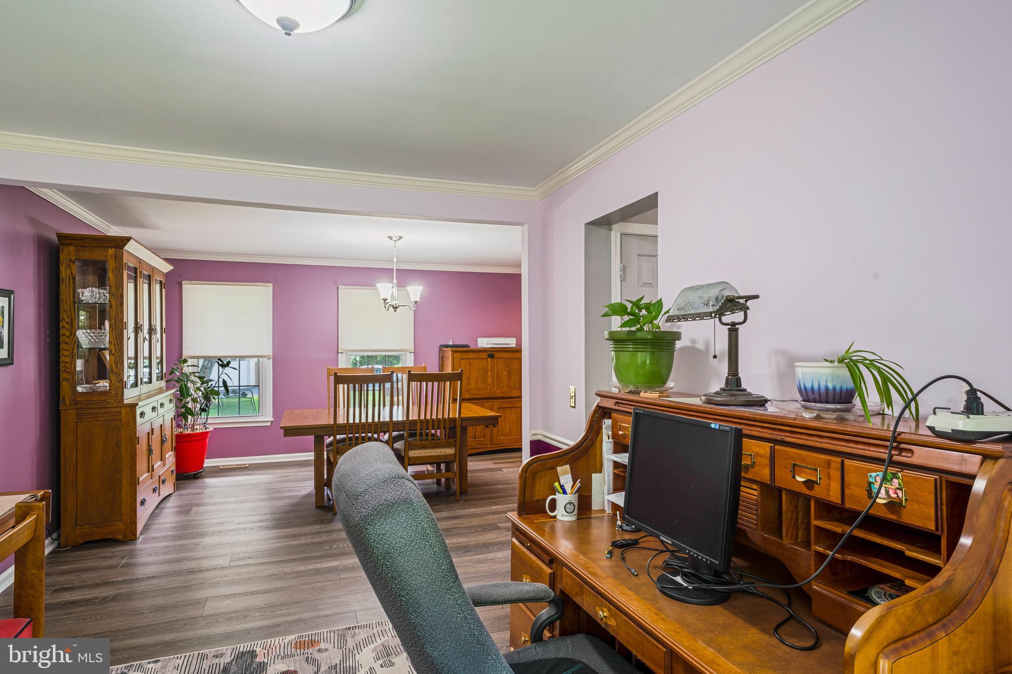 COUNTRY ROADS - Residential