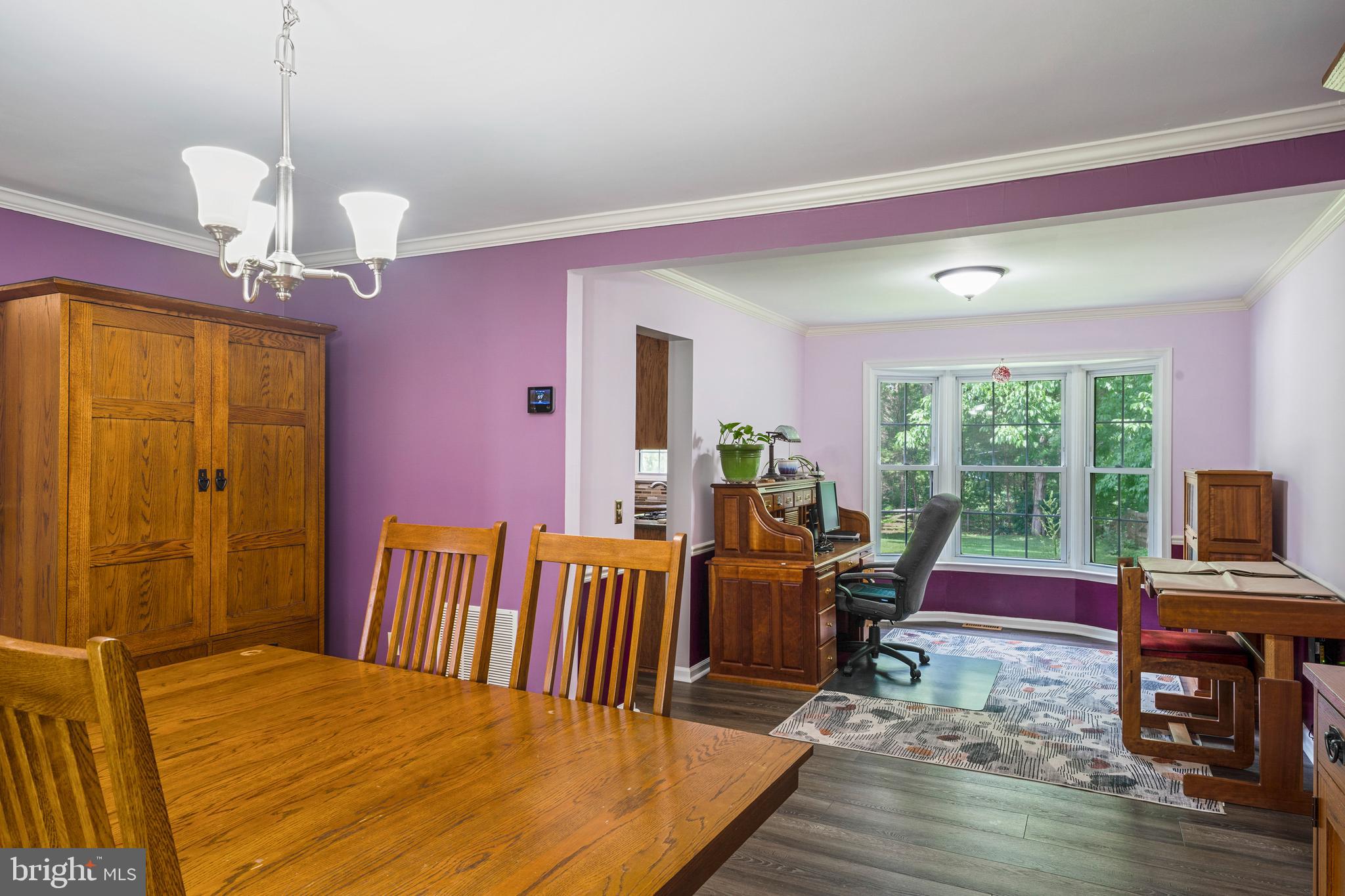 COUNTRY ROADS - Residential