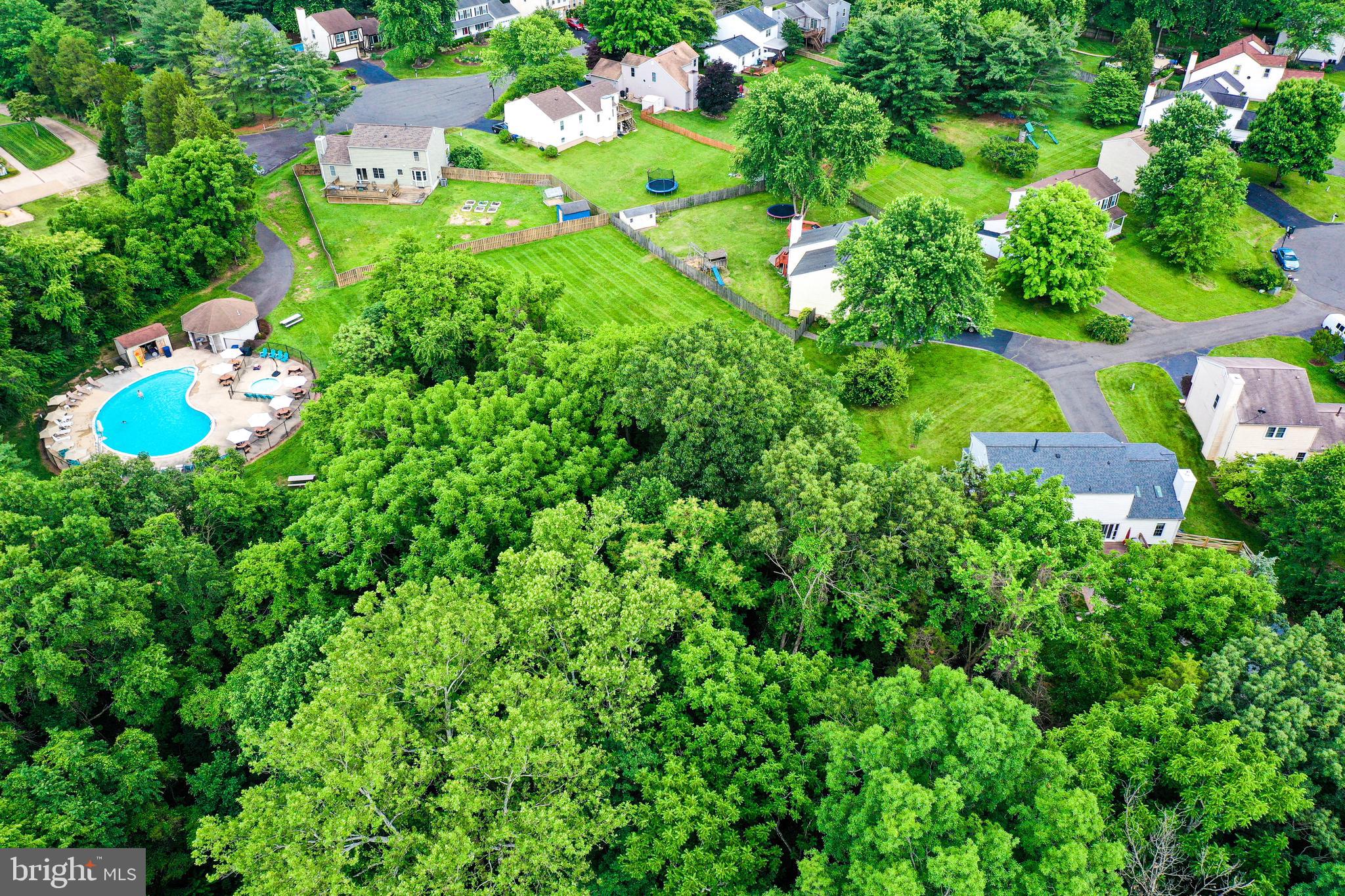 COUNTRY ROADS - Residential