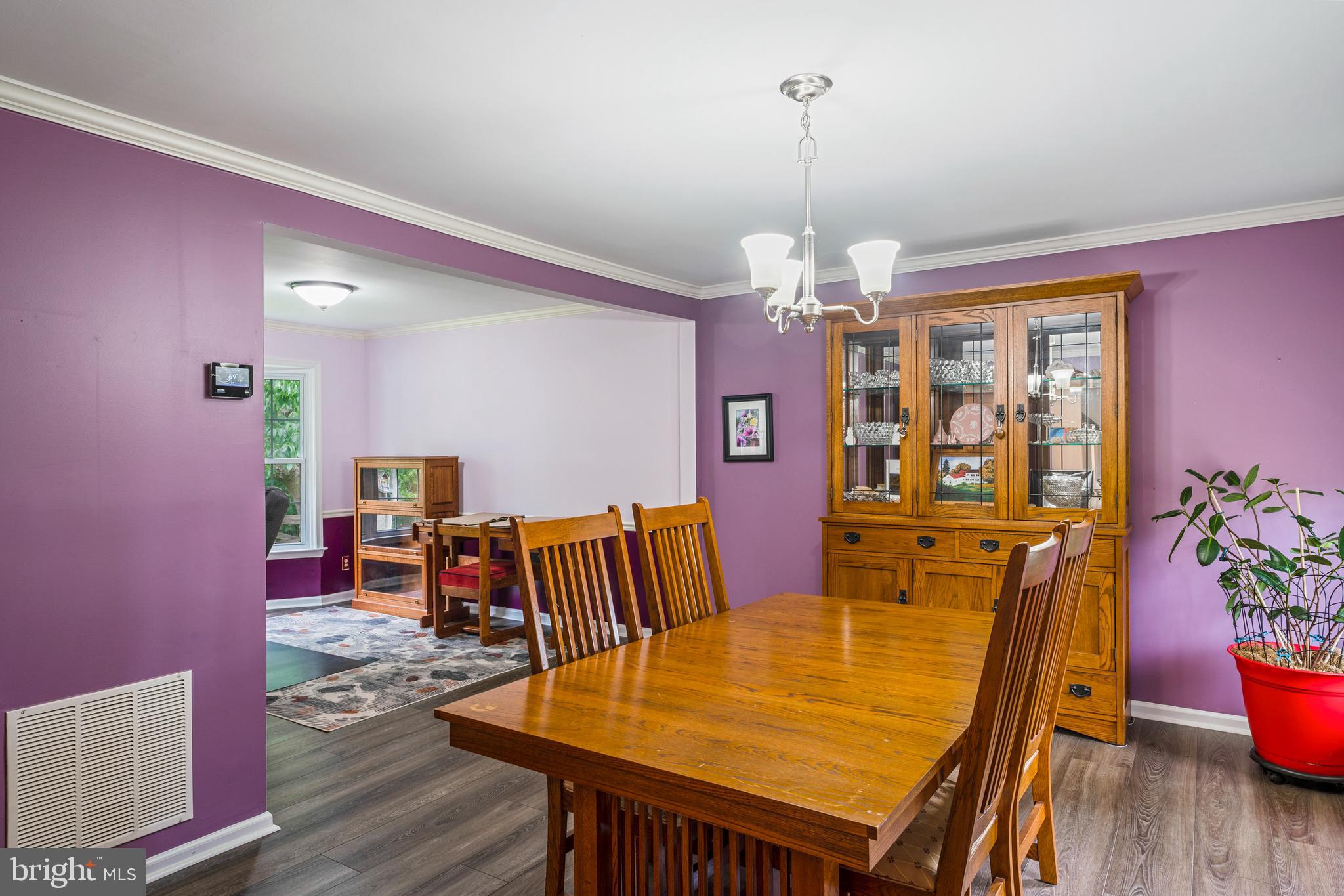 COUNTRY ROADS - Residential