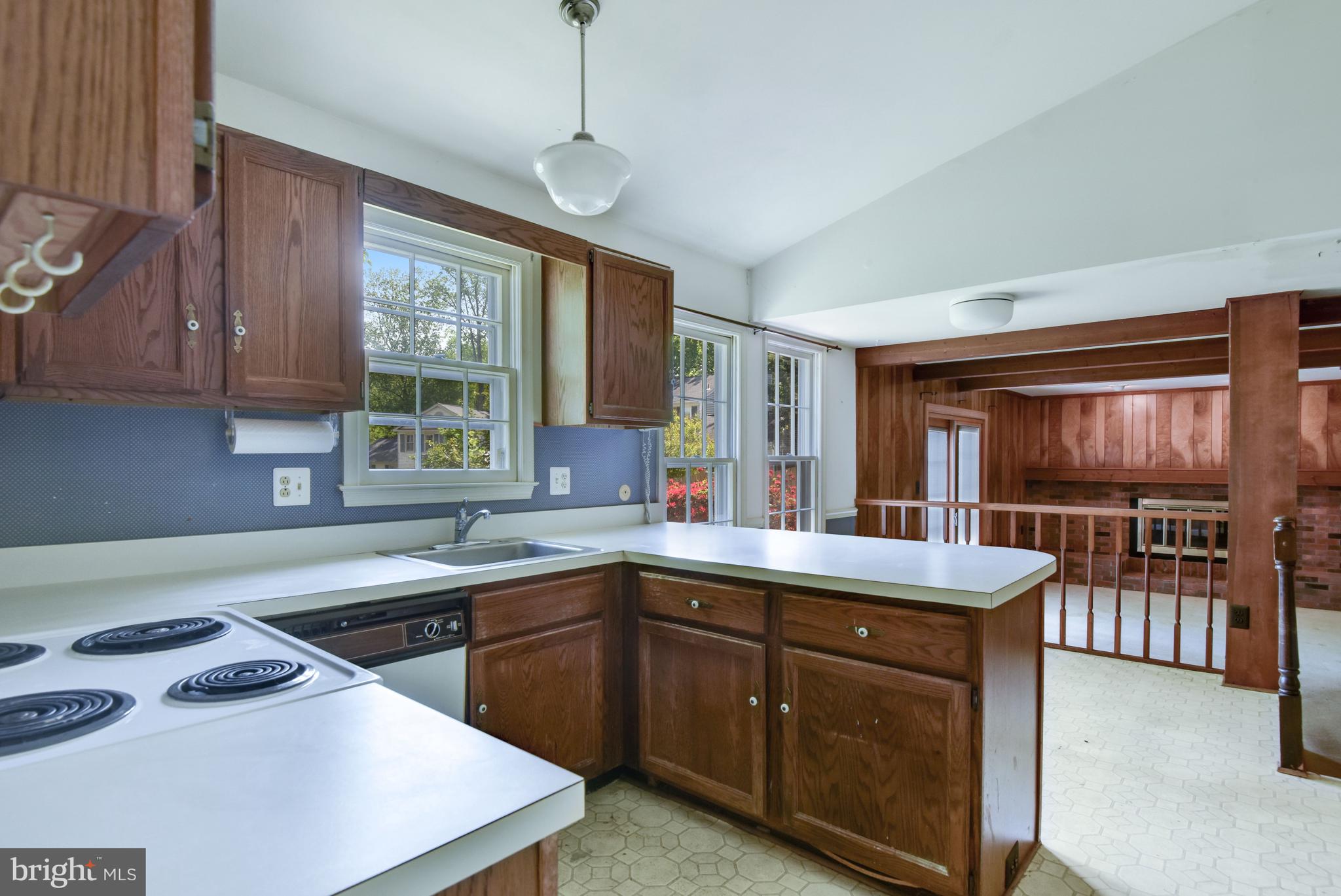 BURKE CENTRE - Residential