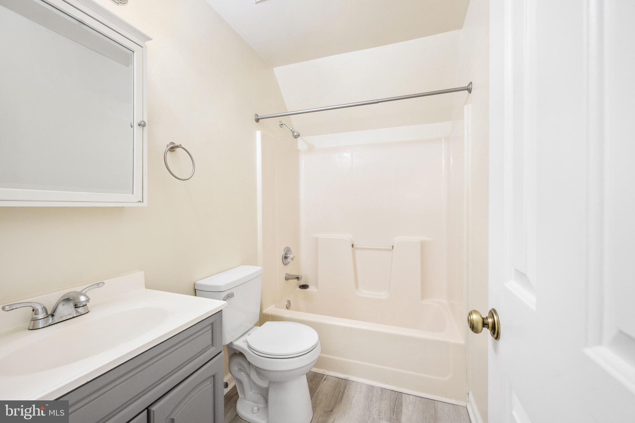 LAKE WILDERNESS - Residential