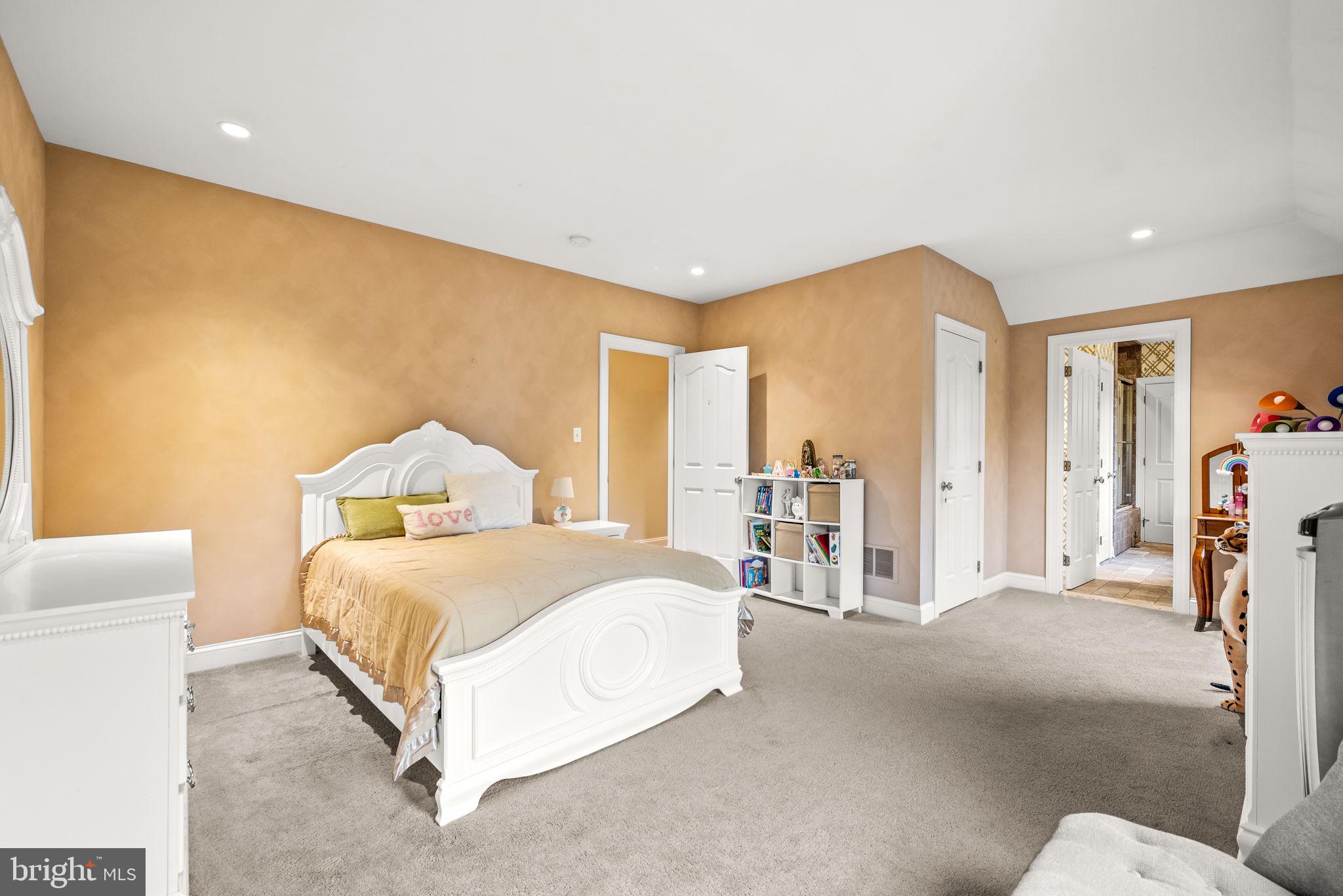 WHITEHORSE MEADOWS - Residential
