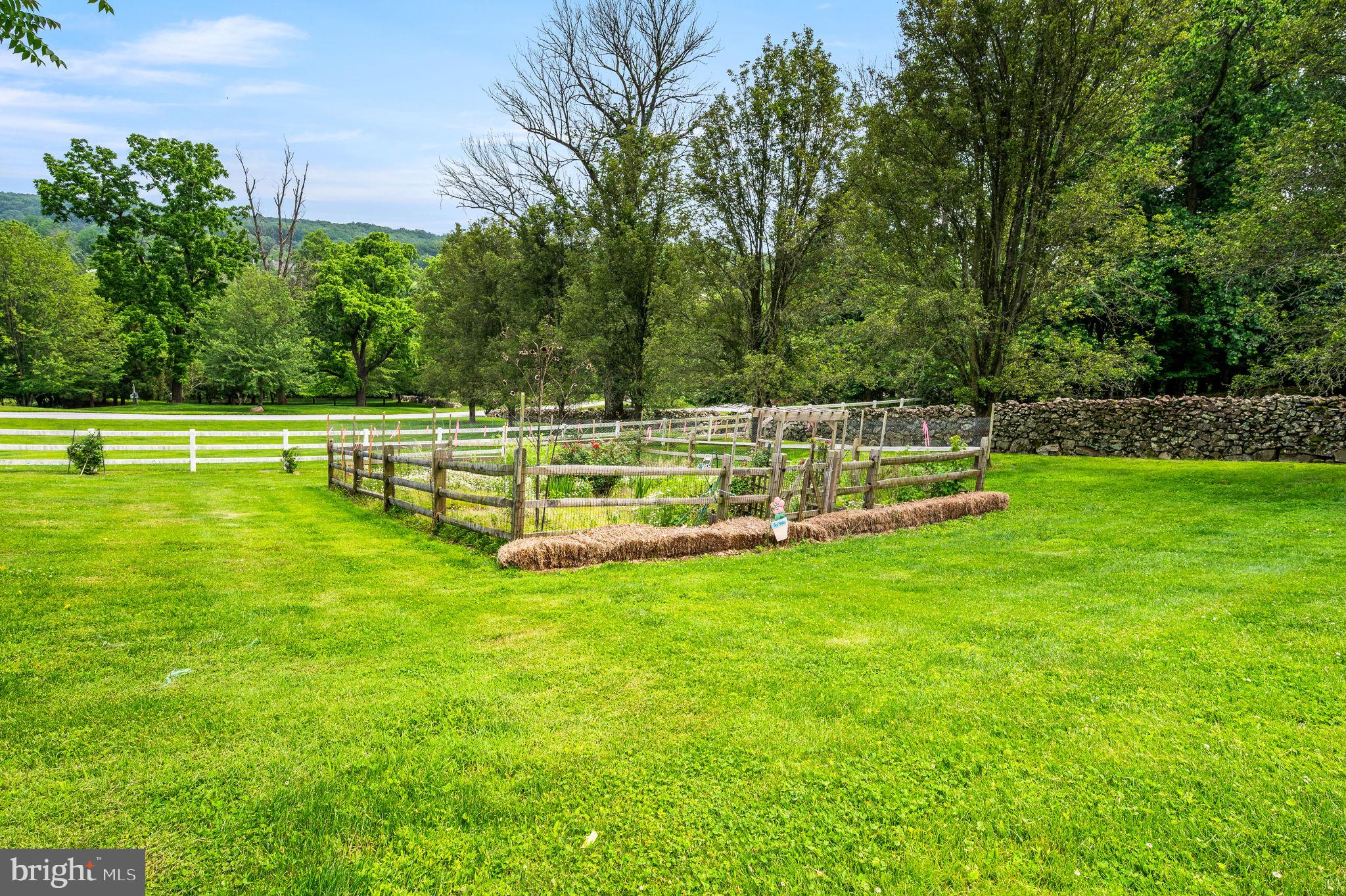 WHITEHORSE MEADOWS - Residential