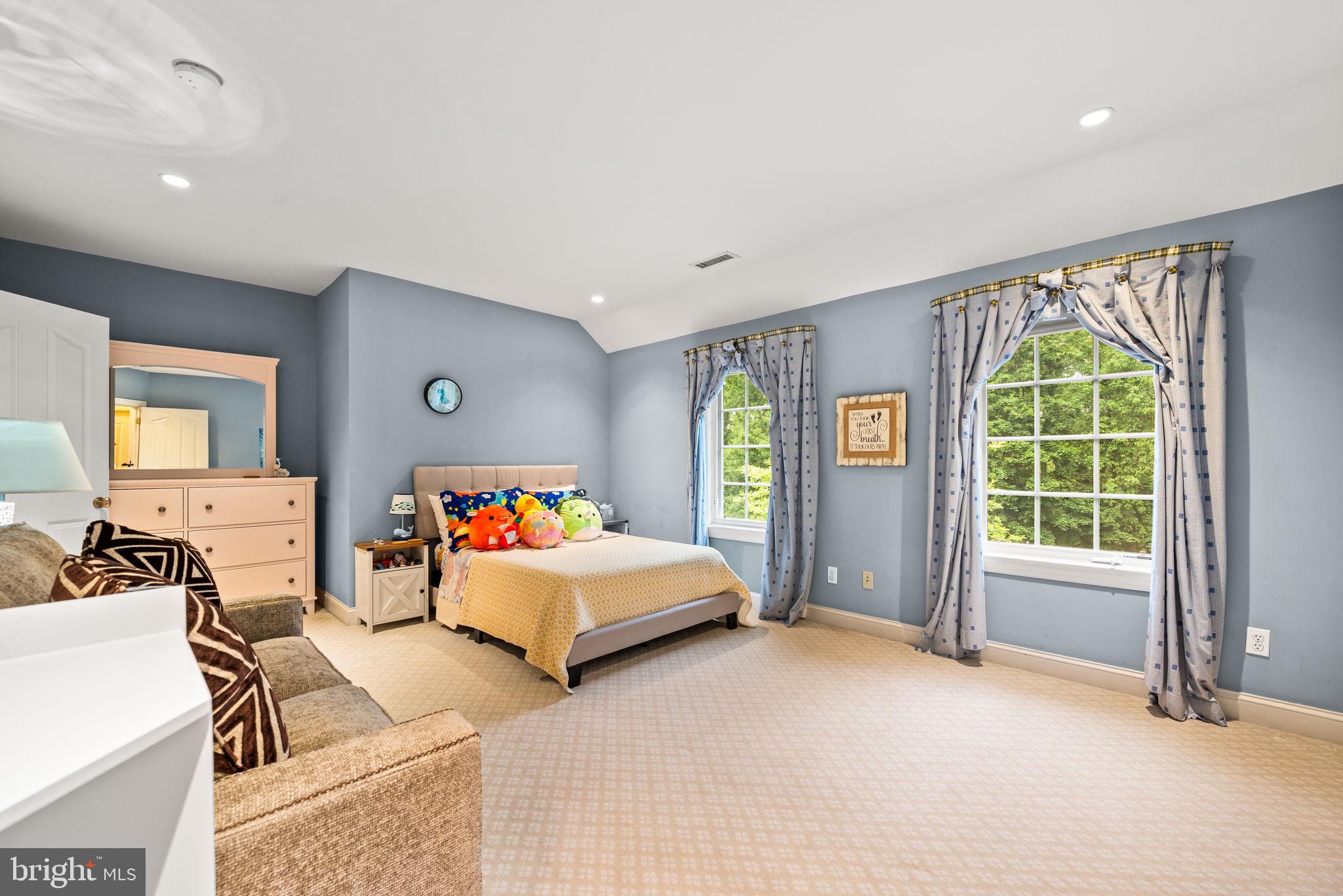 WHITEHORSE MEADOWS - Residential