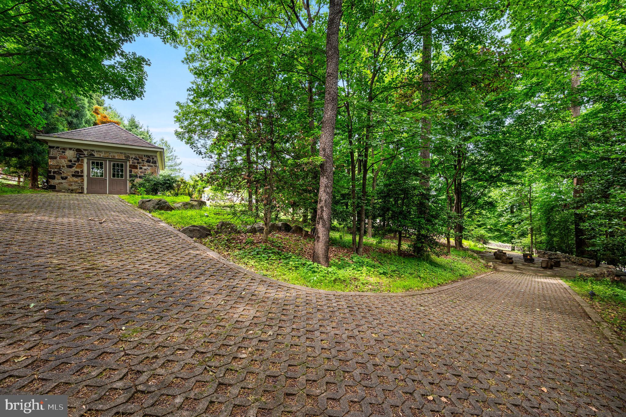 WHITEHORSE MEADOWS - Residential