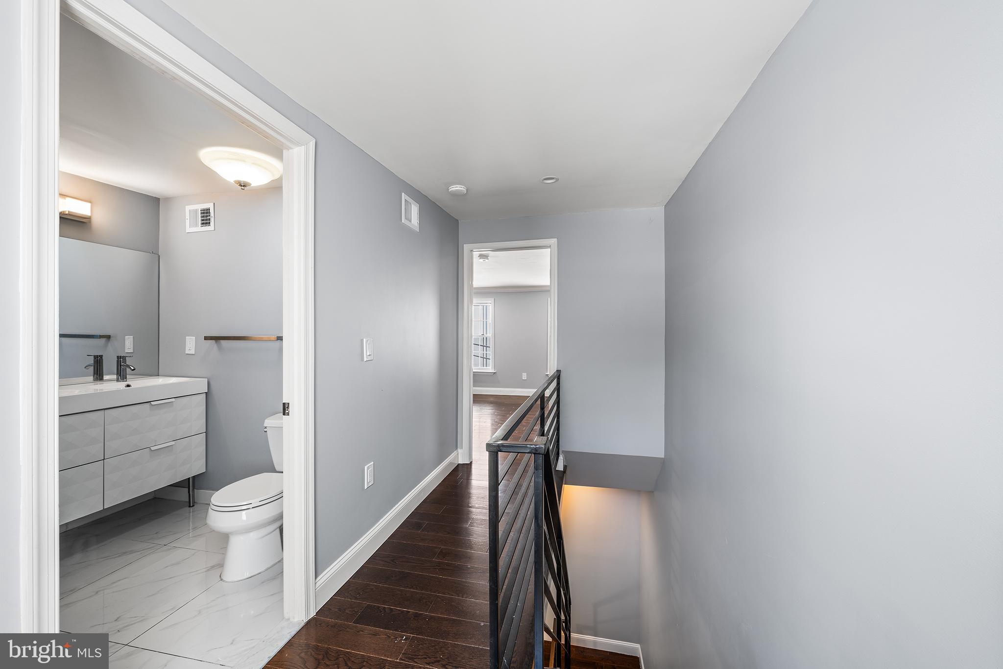 EAST KENSINGTON - Residential