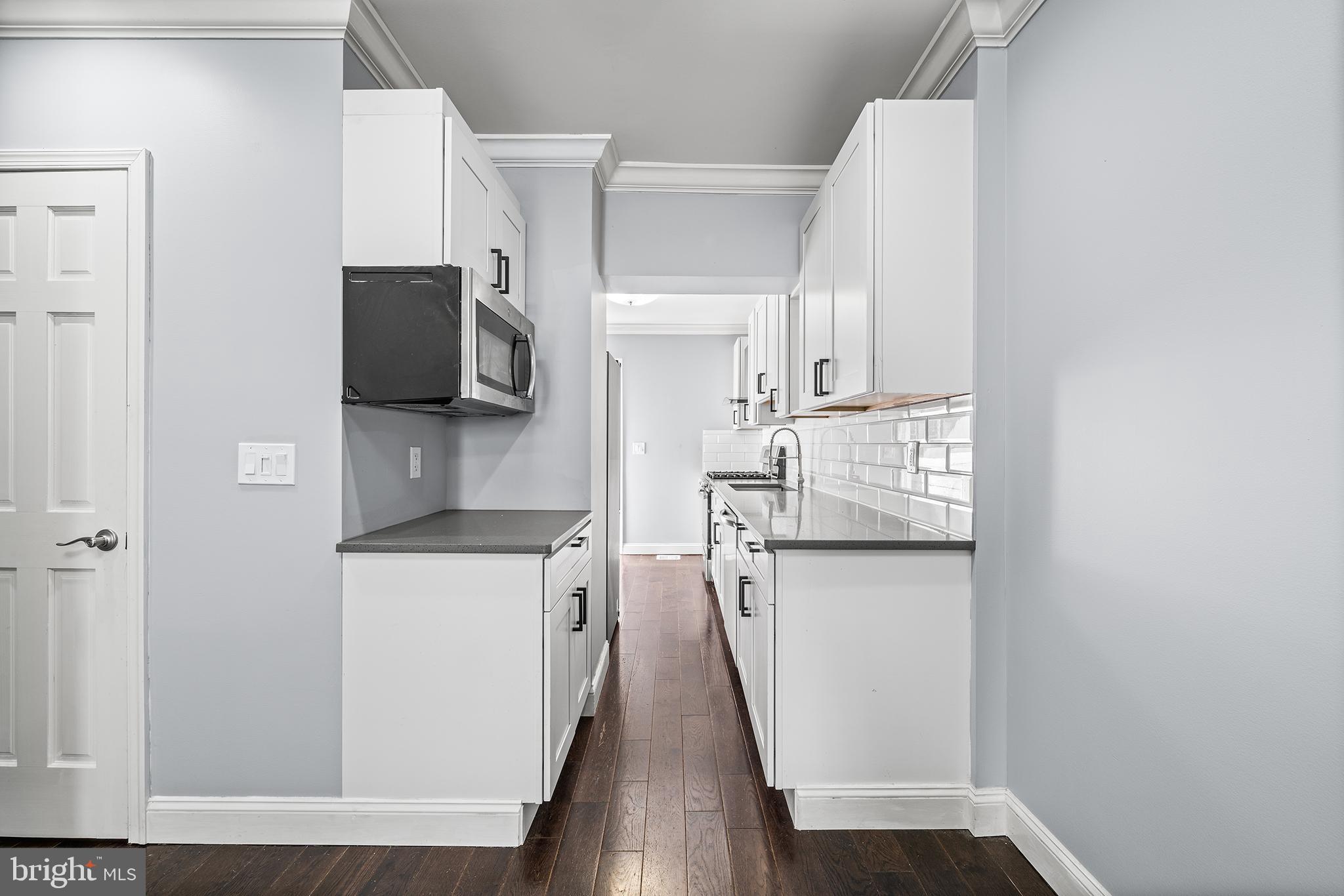 EAST KENSINGTON - Residential