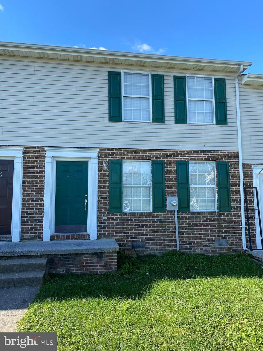 2 bedroom 1 1/2 bath townhome on Little River now available.  No smoking, no animals please.  Application required with $45 application fee for anyone who will be living there over age 18.  Apply with VAR OR NVAR rental application or listers website.