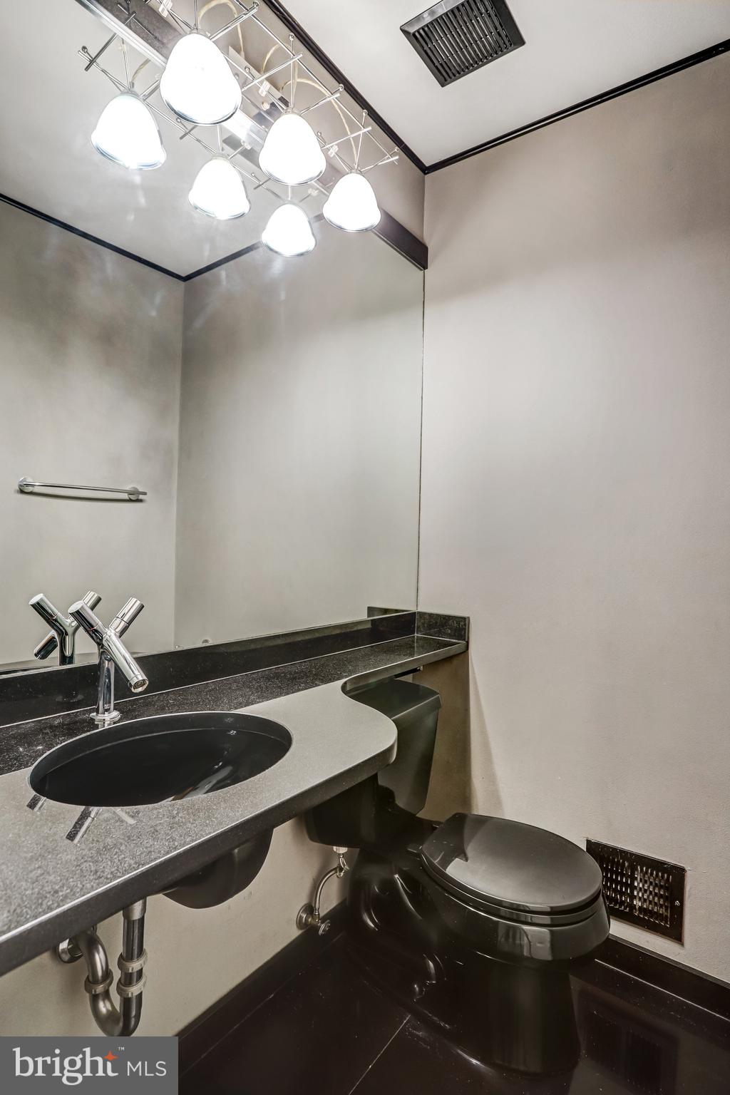 GOSHEN VILLAGE - Residential Lease