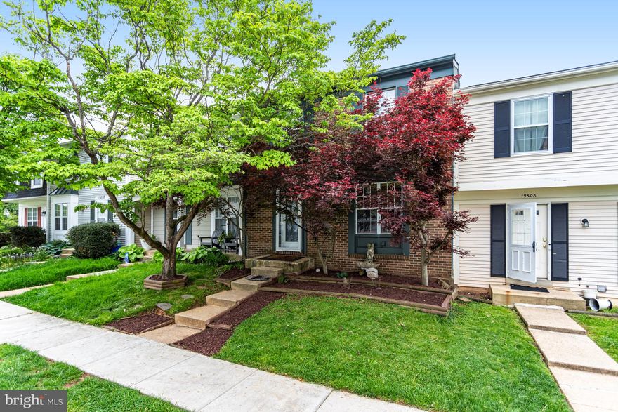 Gorgeous upgraded 3 fin. level brick front TH won't last. 4 BR 3.5 BA Gourmet TS kit w/ SS app. 42" maple cabinets, granite counters & floor. carpet/ Fresh paint, LR, Brazilian cherry hardwood floor, built in entertain center w/ FP leads to large deck overlooking fenced yard/green space/trees/. Huge fin. bsmt /full BA/Bessel sink, granite laundry rm, W/ D w/ beverage refrig/w/ o to brick patio and raised deck for entertainment.